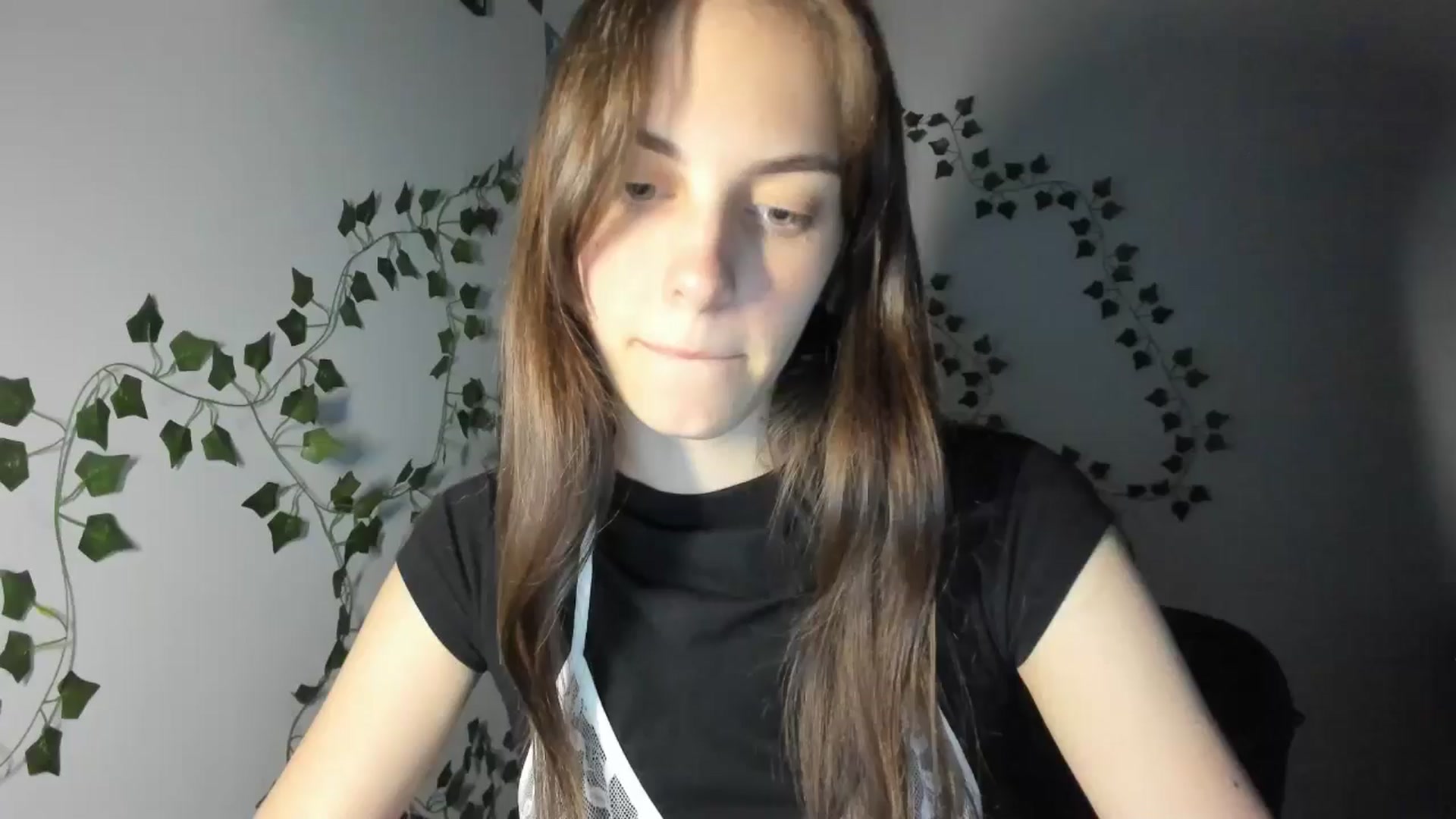 Gallery image thumbnail from Dashamoxy's myfreecams stream on, 04/11/2026, 17:58 image 16 of 20