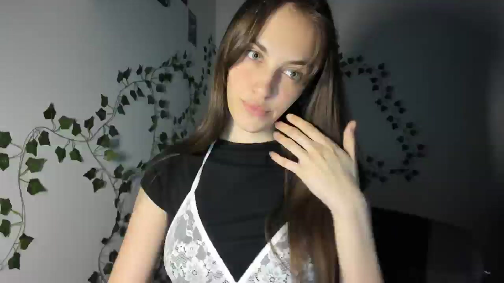Gallery image thumbnail from Dashamoxy's myfreecams stream on, 04/11/2026, 17:58 image 9 of 20