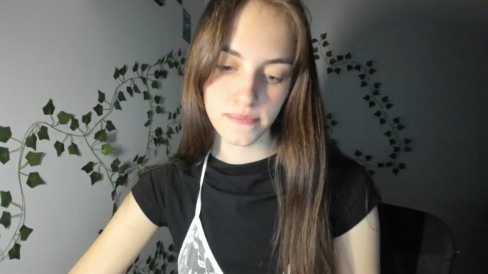 Gallery image thumbnail from Dashamoxy's myfreecams stream on, 04/11/2026, 17:58 image 7 of 20