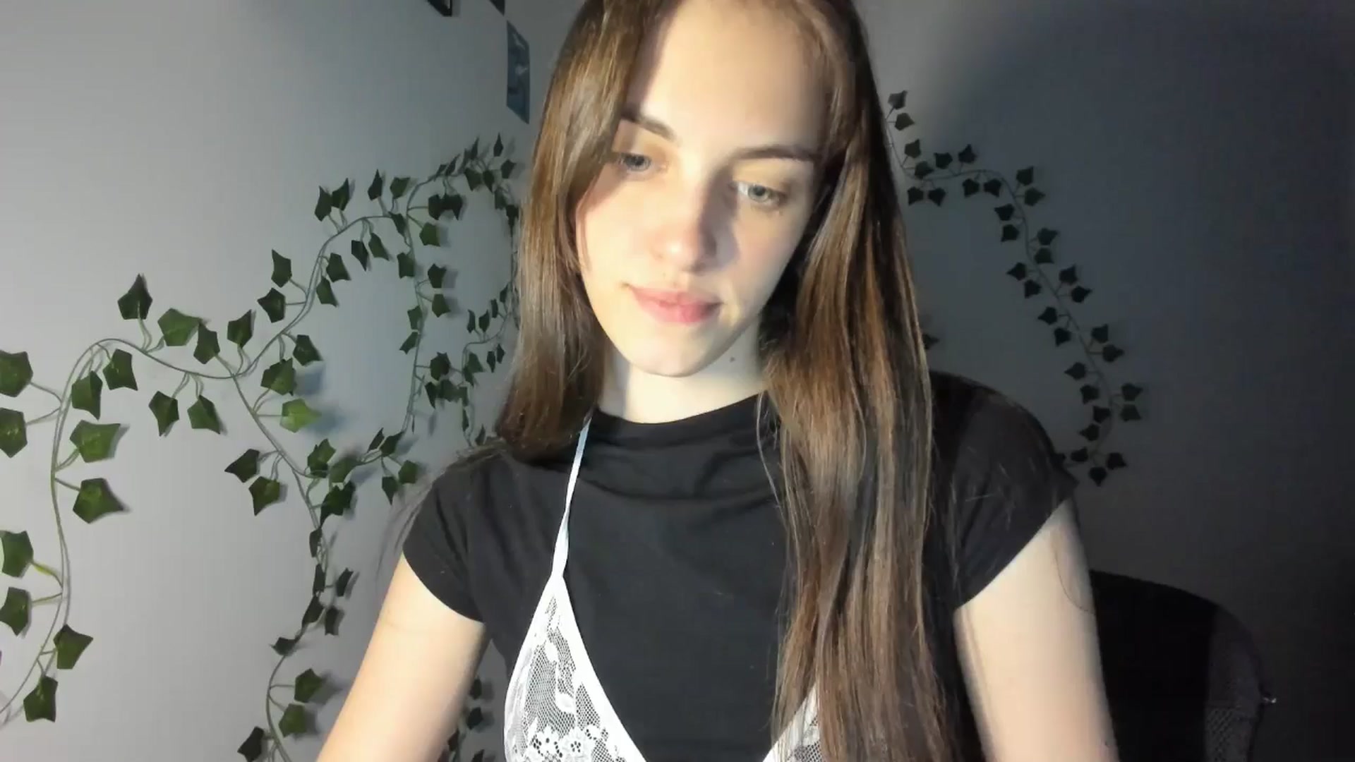 Gallery image thumbnail from Dashamoxy's myfreecams stream on, 04/11/2026, 17:58 image 6 of 20