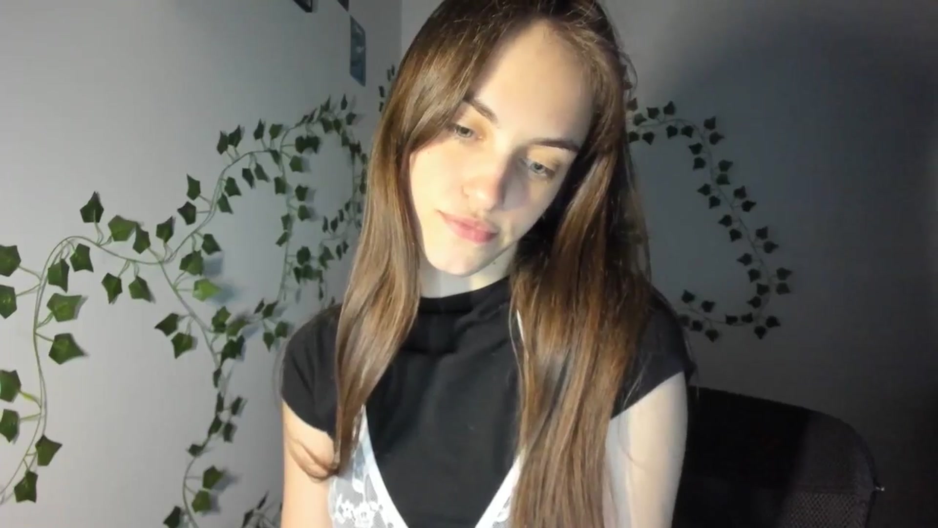 Gallery image thumbnail from Dashamoxy's myfreecams stream on, 04/11/2026, 17:58 image 5 of 20