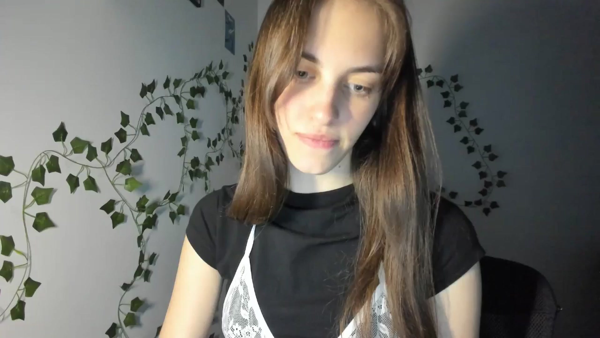 Gallery image thumbnail from Dashamoxy's myfreecams stream on, 04/11/2026, 17:58 image 1 of 20