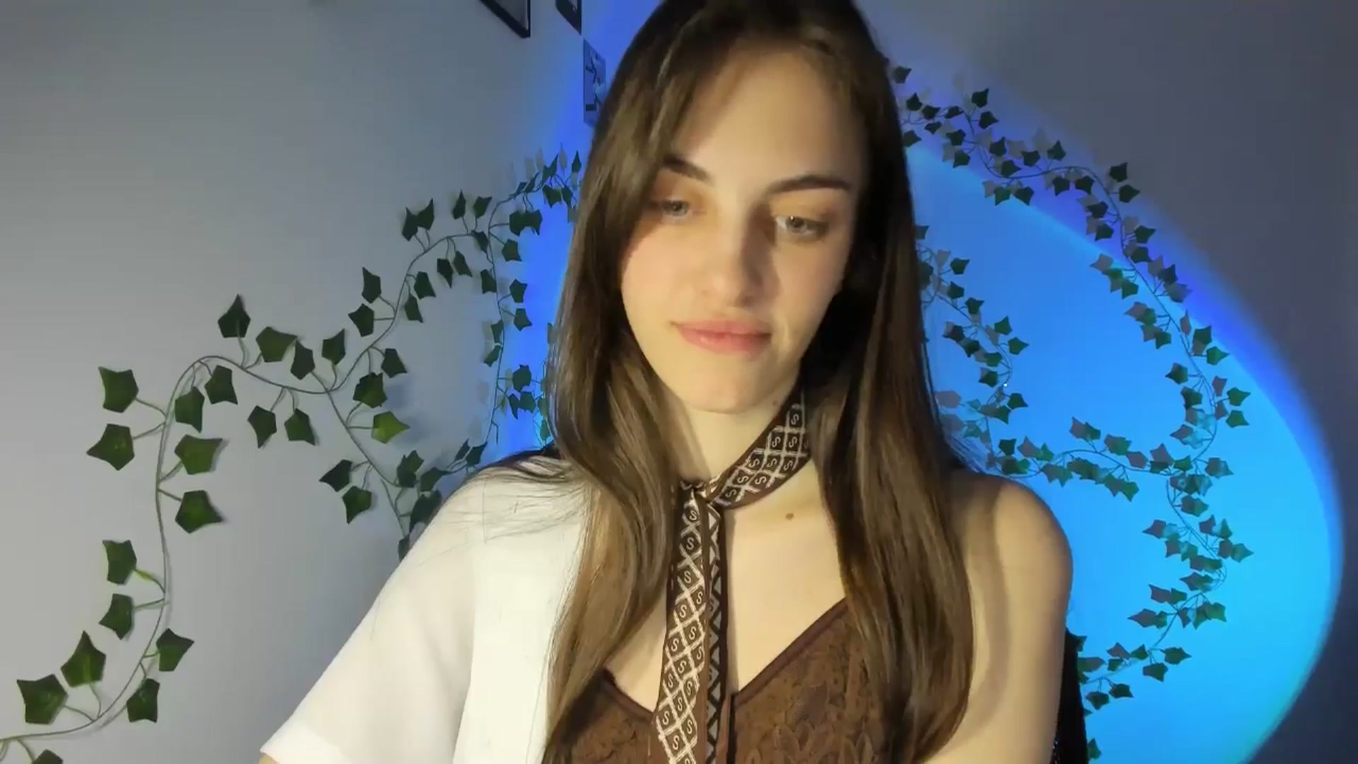 Gallery image thumbnail from Dashamoxy's myfreecams stream on, 04/14/2026, 16:25 image 10 of 20