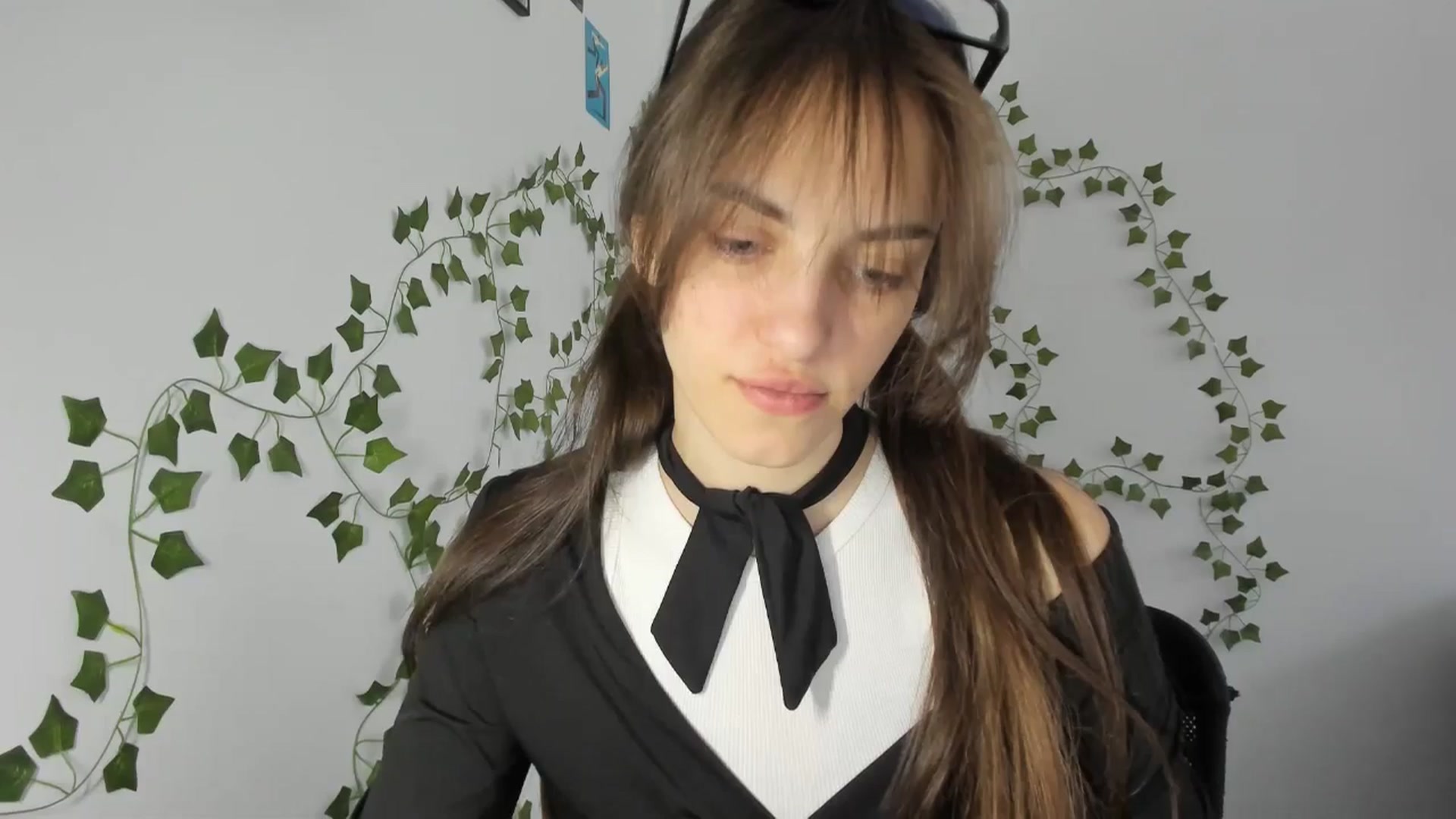 Gallery image thumbnail from Dashamoxy's myfreecams stream on, 04/15/2026, 14:52 image 3 of 20