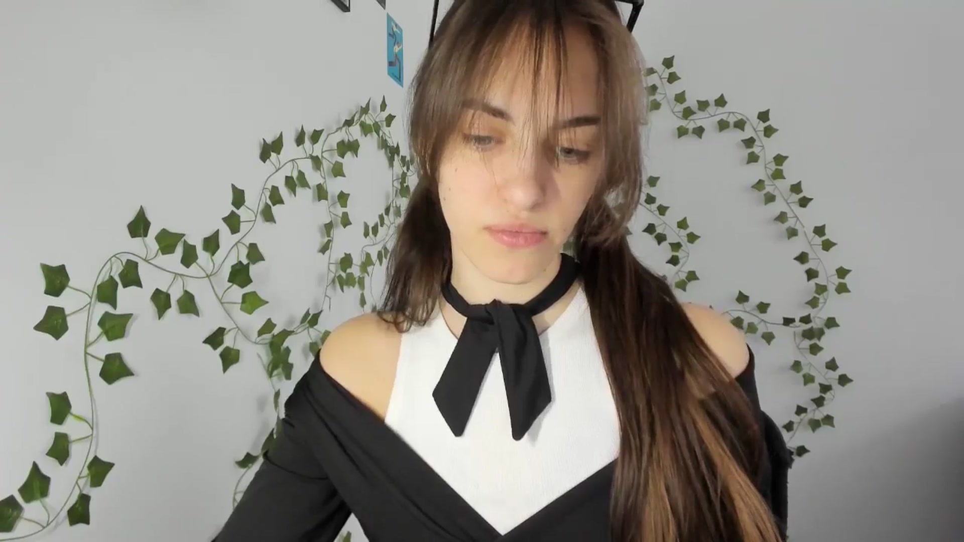 Gallery image thumbnail from Dashamoxy's myfreecams stream on, 04/15/2026, 14:52 image 9 of 20