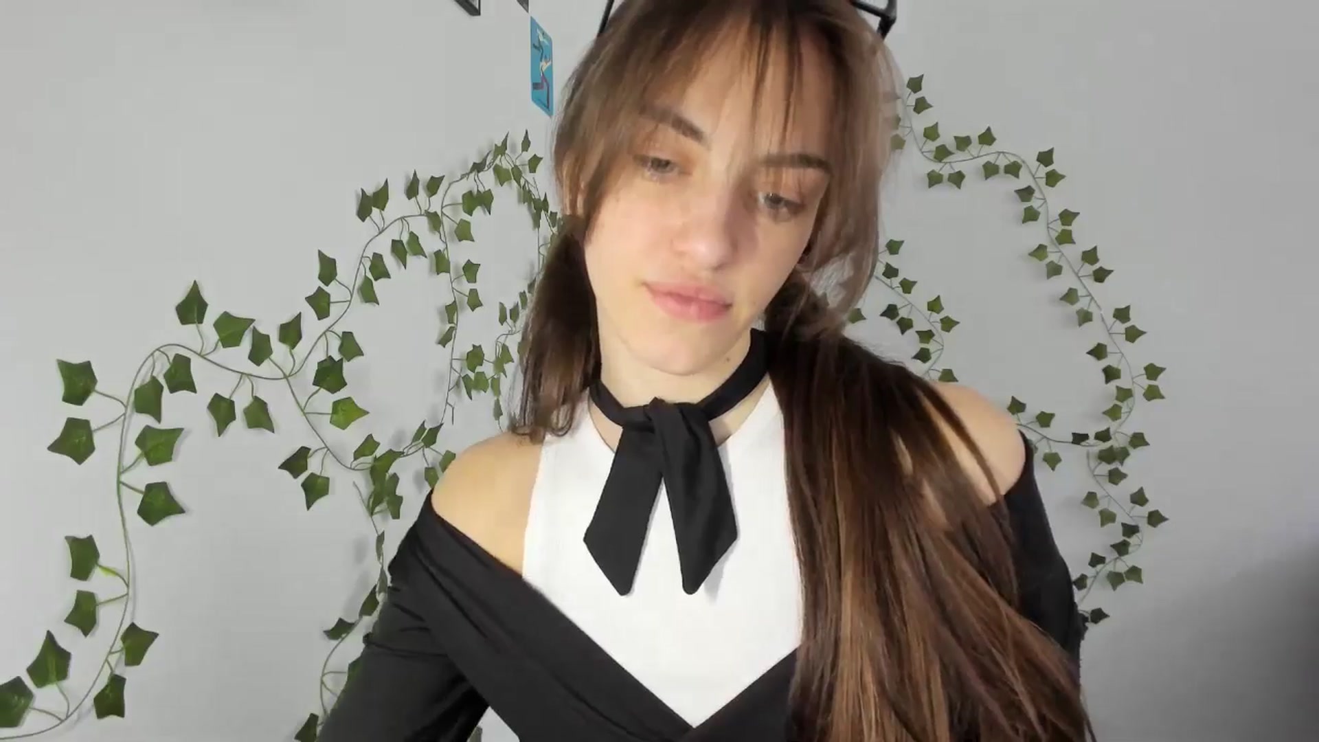 Gallery image thumbnail from Dashamoxy's myfreecams stream on, 04/15/2026, 14:52 image 8 of 20