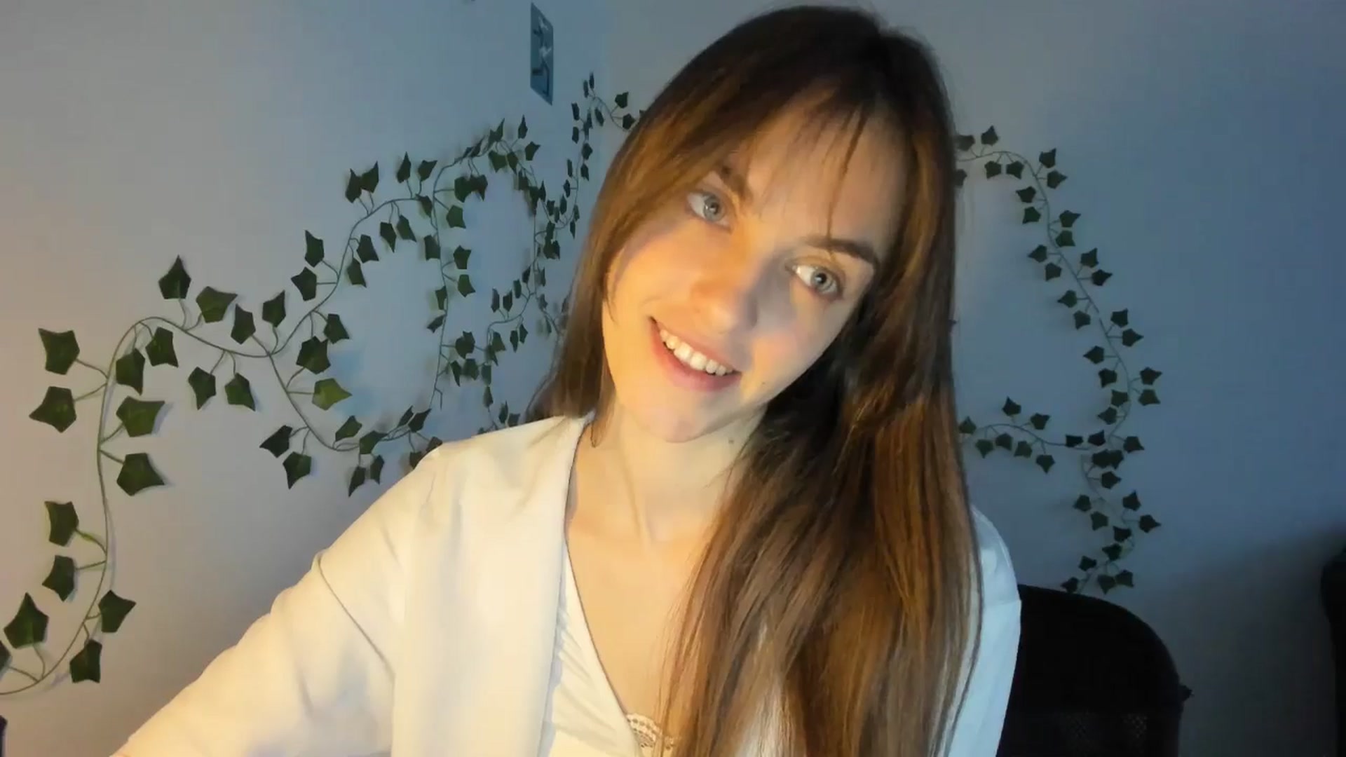 Gallery image thumbnail from Dashamoxy's myfreecams stream on, 04/21/2026, 17:06 image 14 of 20