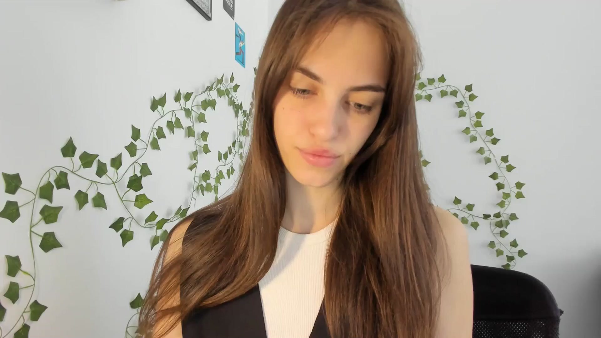Gallery image thumbnail from Dashamoxy's myfreecams stream on, 04/27/2026, 10:20 image 1 of 20
