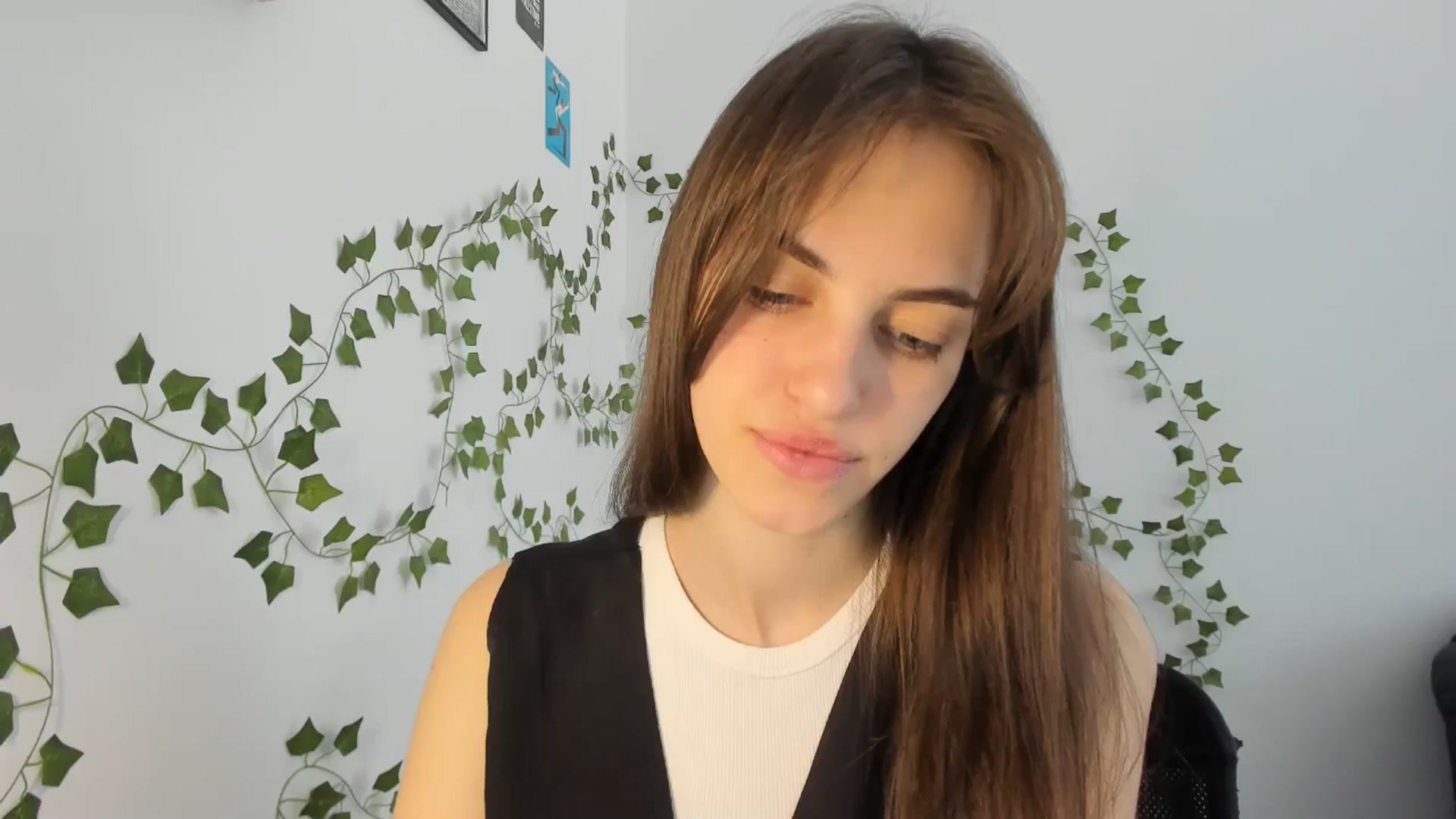 Gallery image thumbnail from Dashamoxy's myfreecams stream on, 04/27/2026, 10:20 image 20 of 20