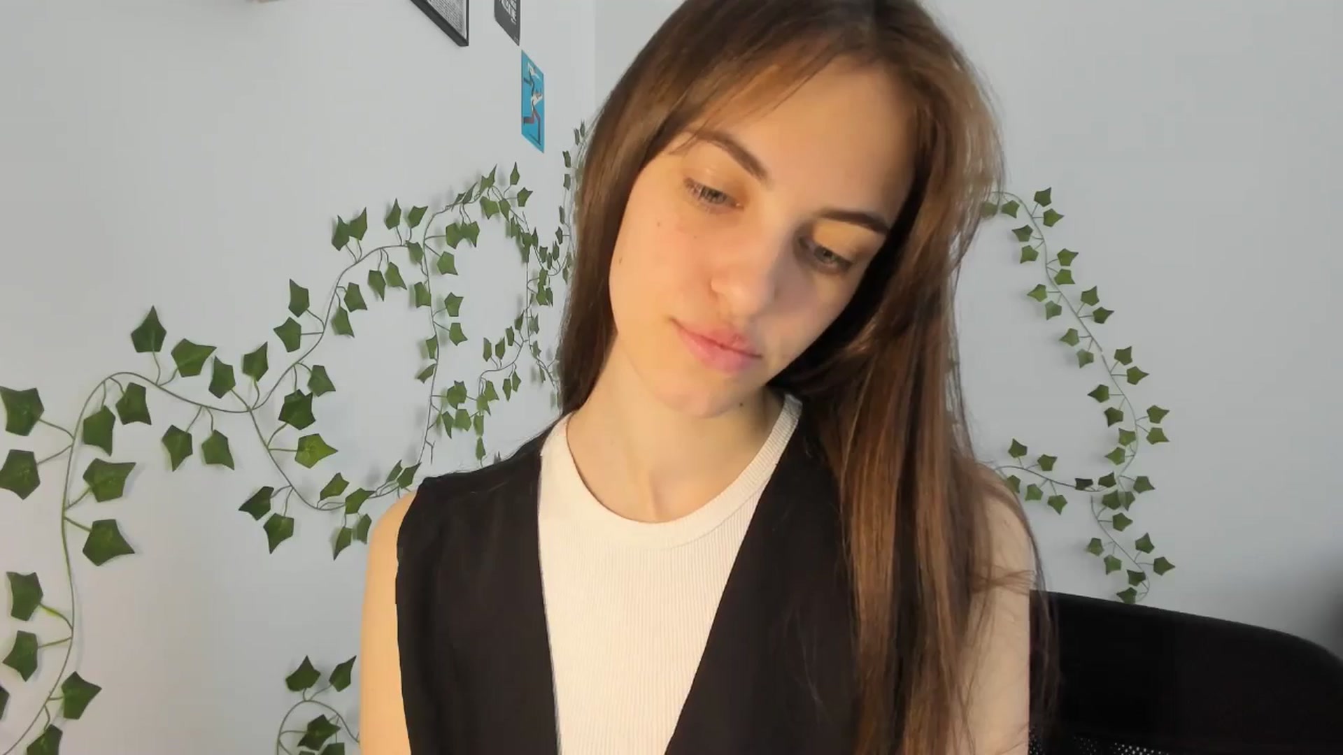 Gallery image thumbnail from Dashamoxy's myfreecams stream on, 04/27/2026, 10:20 image 6 of 20