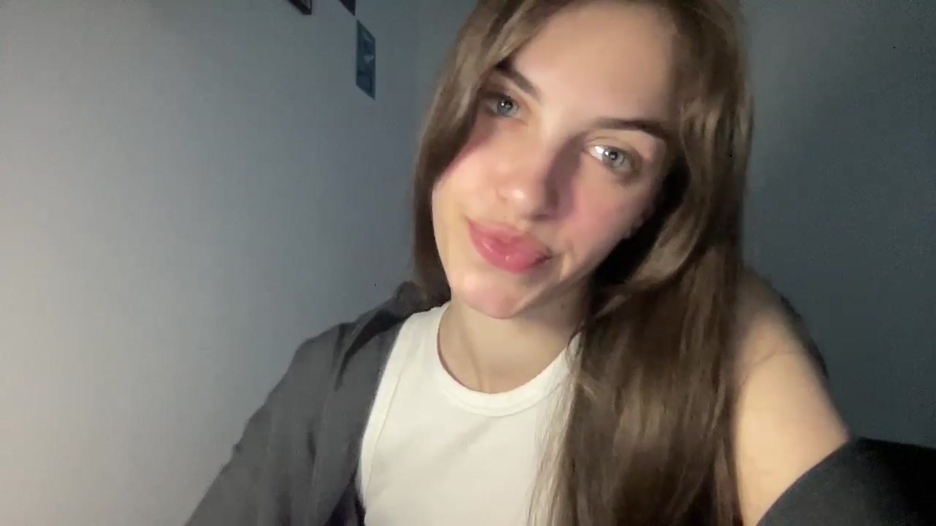 Gallery image thumbnail from Dashamoxy's myfreecams stream on, 05/03/2026, 17:05 image 12 of 20