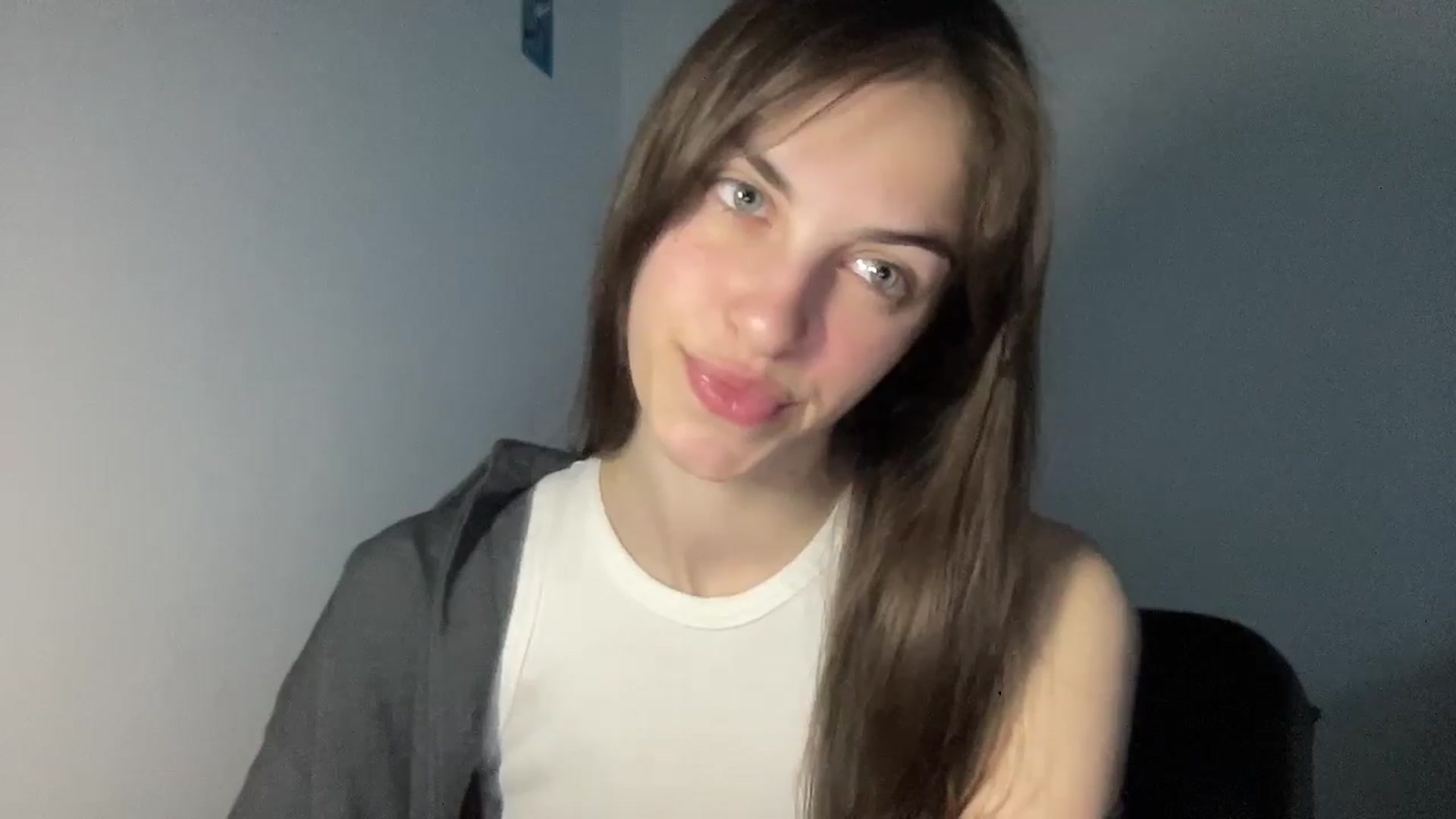 Gallery image thumbnail from Dashamoxy's myfreecams stream on, 05/03/2026, 17:05 image 8 of 20