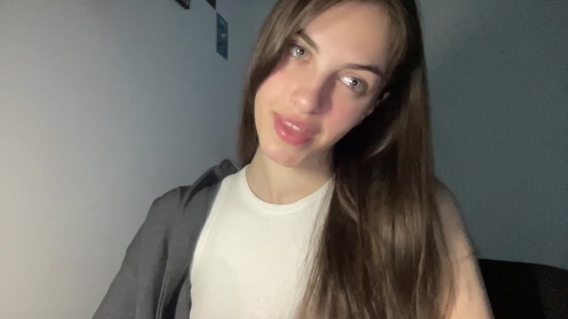 Gallery image thumbnail from Dashamoxy's myfreecams stream on, 05/03/2026, 17:05 image 14 of 20