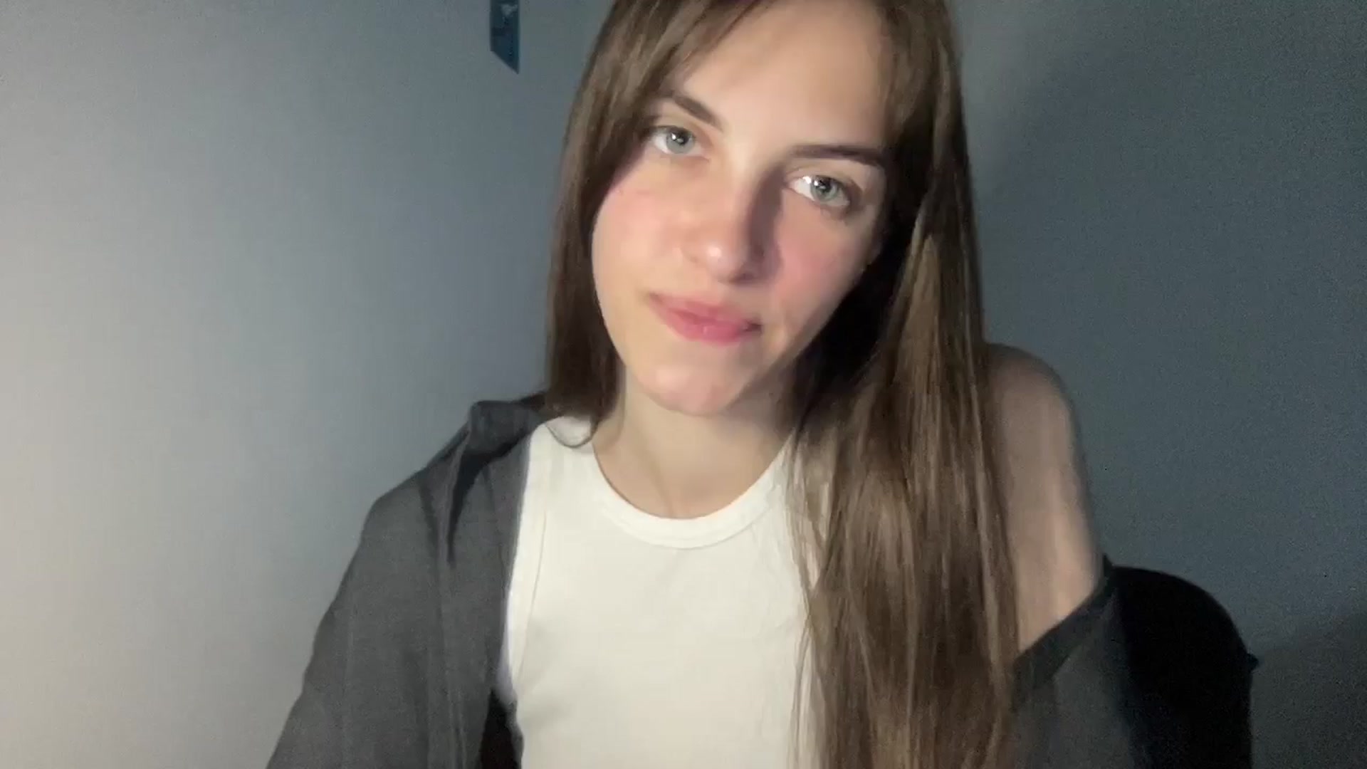 Gallery image thumbnail from Dashamoxy's myfreecams stream on, 05/03/2026, 17:05 image 1 of 20