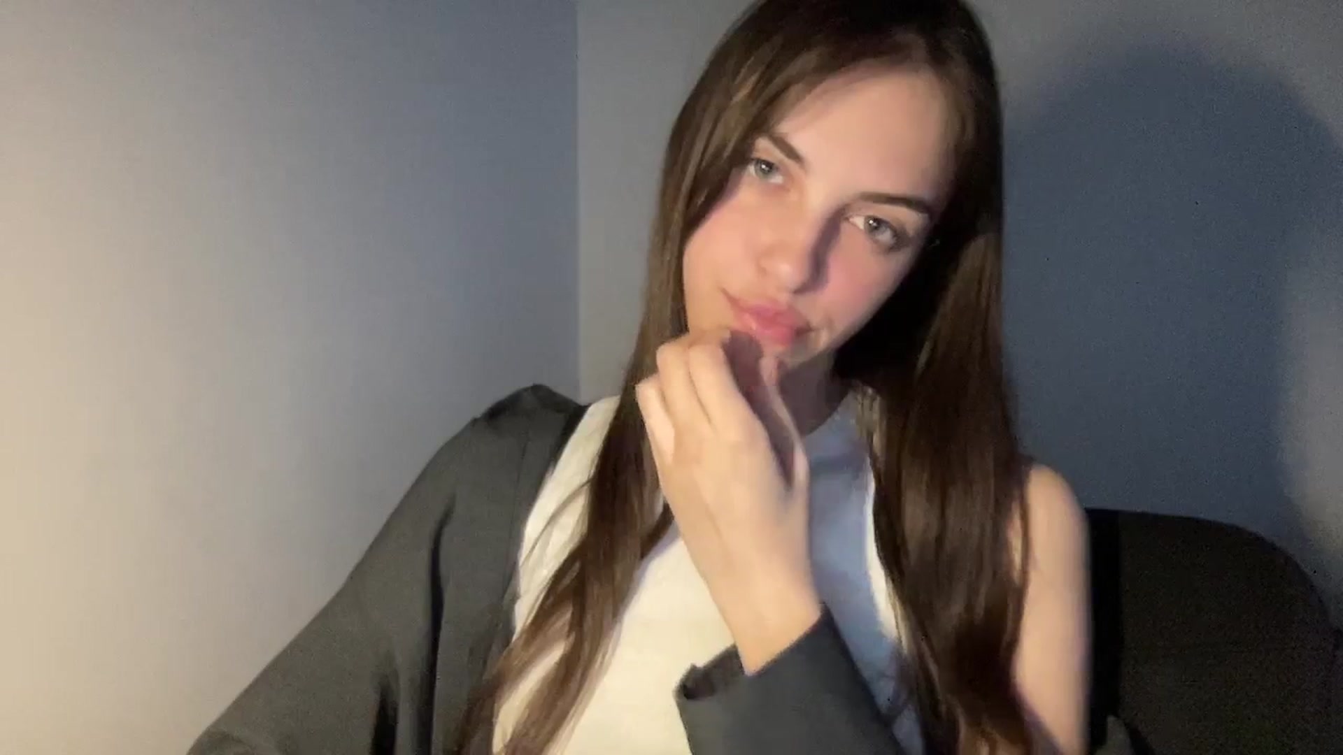 Gallery image thumbnail from Dashamoxy's myfreecams stream on, 05/03/2026, 17:34 image 17 of 20