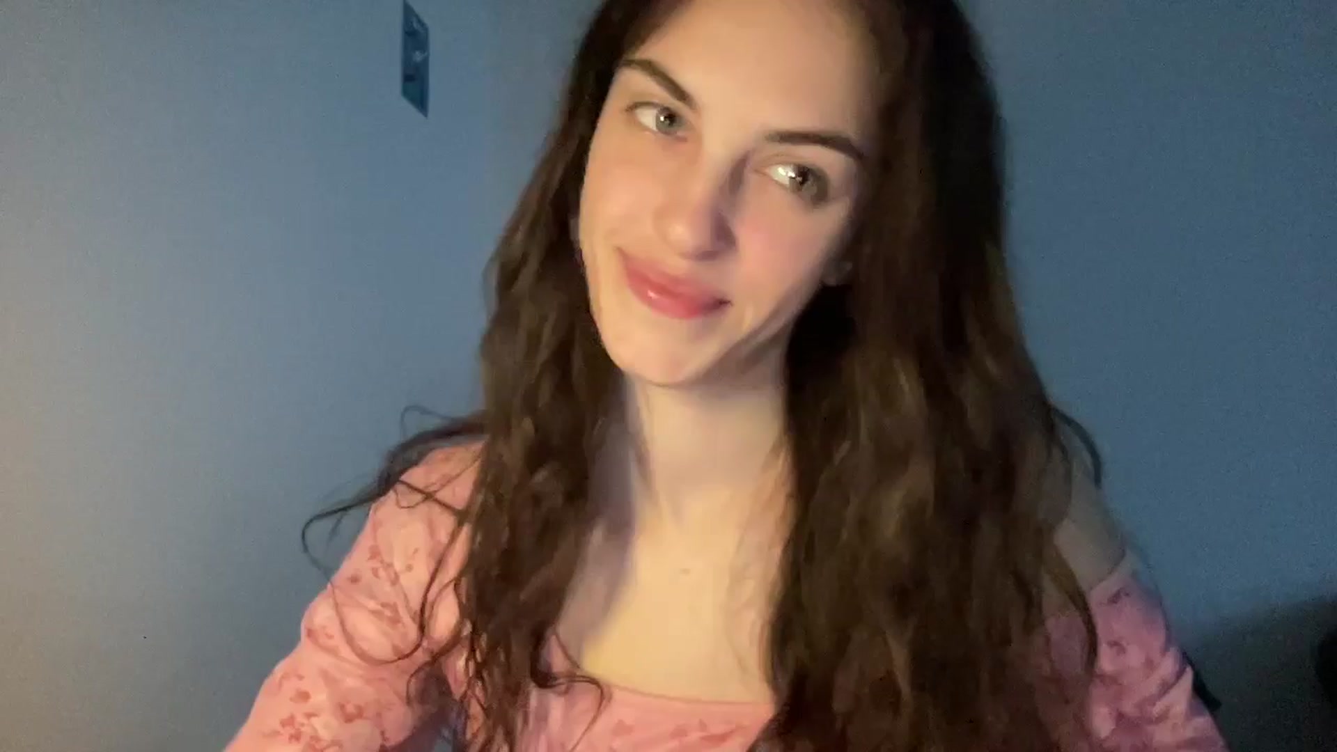 Gallery image thumbnail from Dashamoxy's myfreecams stream on, 05/06/2026, 17:26 image 14 of 20
