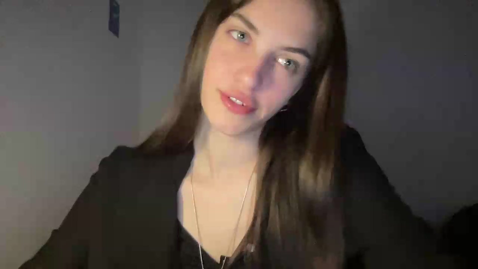 Gallery image thumbnail from Dashamoxy's myfreecams stream on, 05/13/2026, 17:13 image 17 of 20
