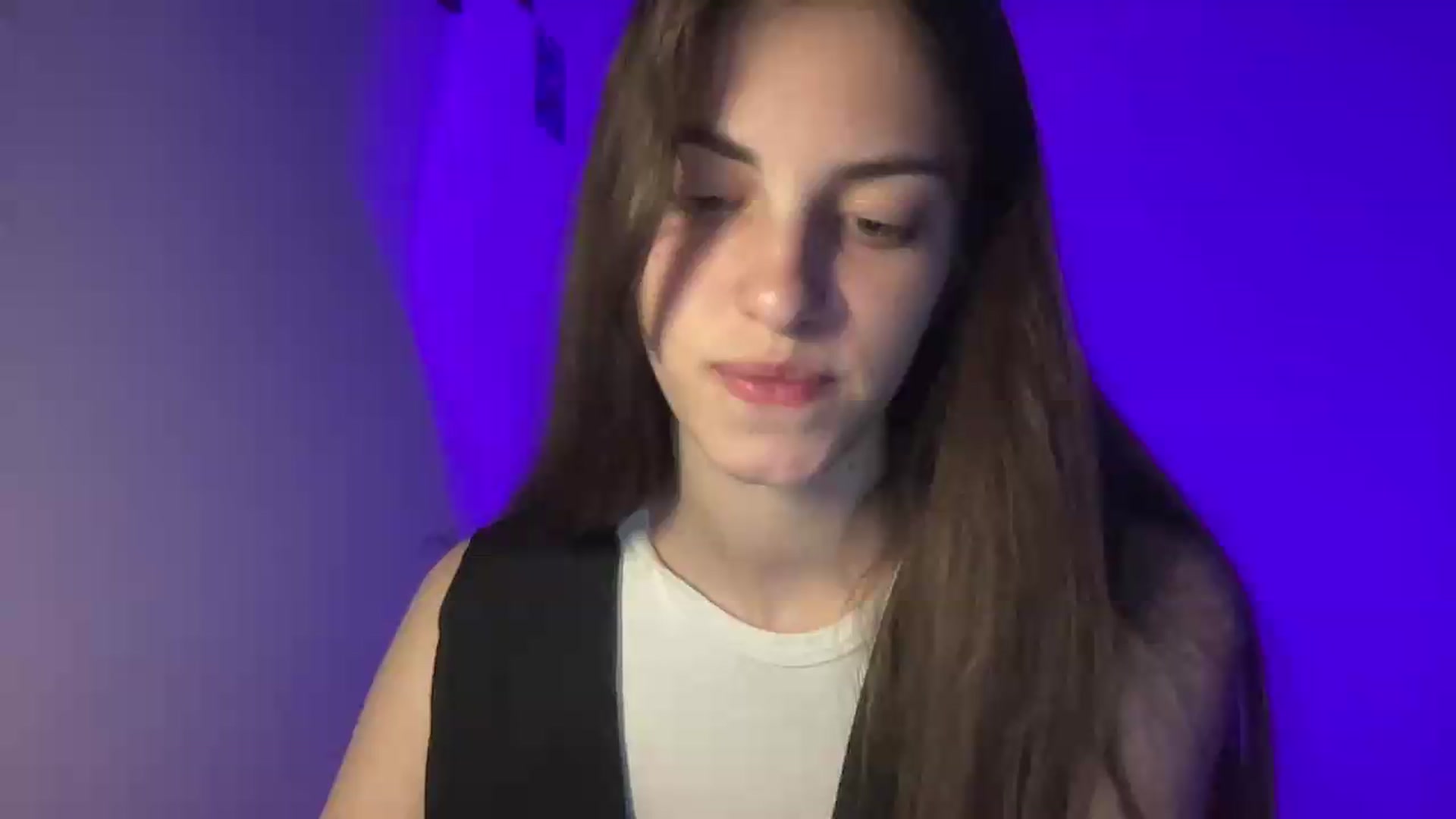 Gallery image thumbnail from Dashamoxy's myfreecams stream on, 05/14/2026, 18:02 image 1 of 20