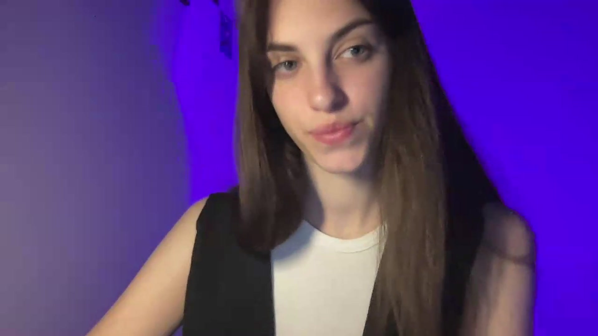 Gallery image thumbnail from Dashamoxy's myfreecams stream on, 05/14/2026, 18:02 image 5 of 20
