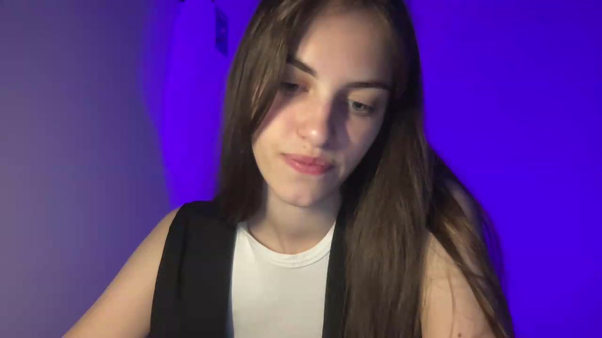 Gallery image thumbnail from Dashamoxy's myfreecams stream on, 05/14/2026, 18:02 image 7 of 20