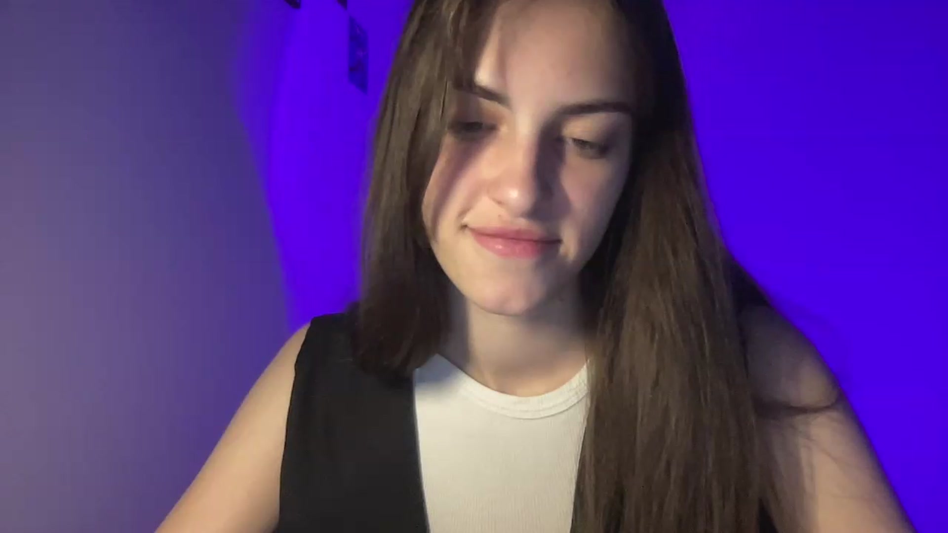 Gallery image thumbnail from Dashamoxy's myfreecams stream on, 05/14/2026, 18:02 image 4 of 20