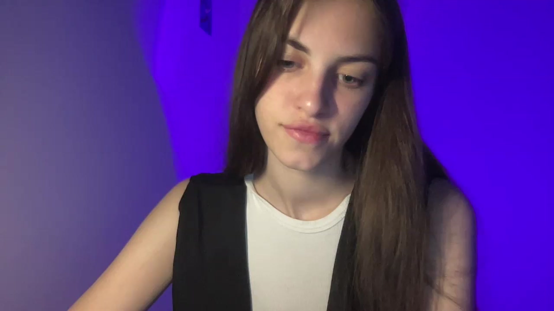 Gallery image thumbnail from Dashamoxy's myfreecams stream on, 05/14/2026, 18:02 image 6 of 20