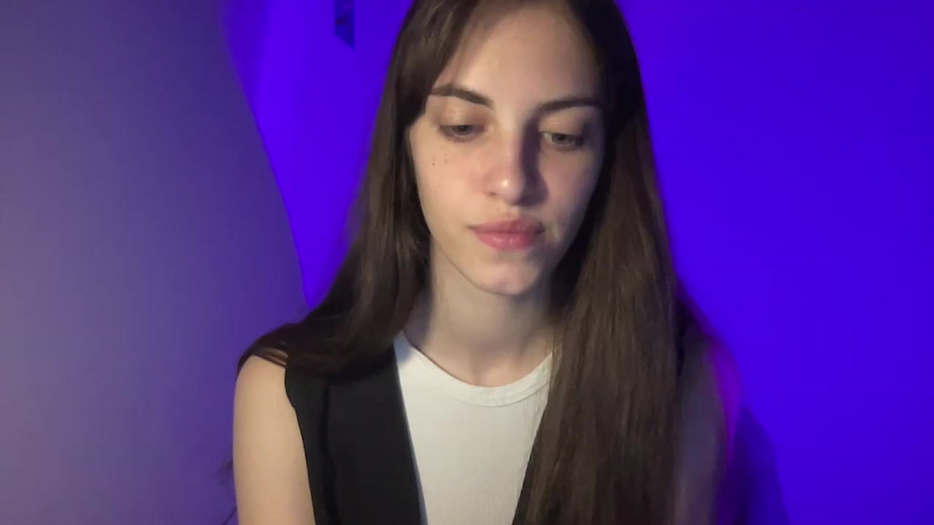 Gallery image thumbnail from Dashamoxy's myfreecams stream on, 05/14/2026, 18:02 image 15 of 20