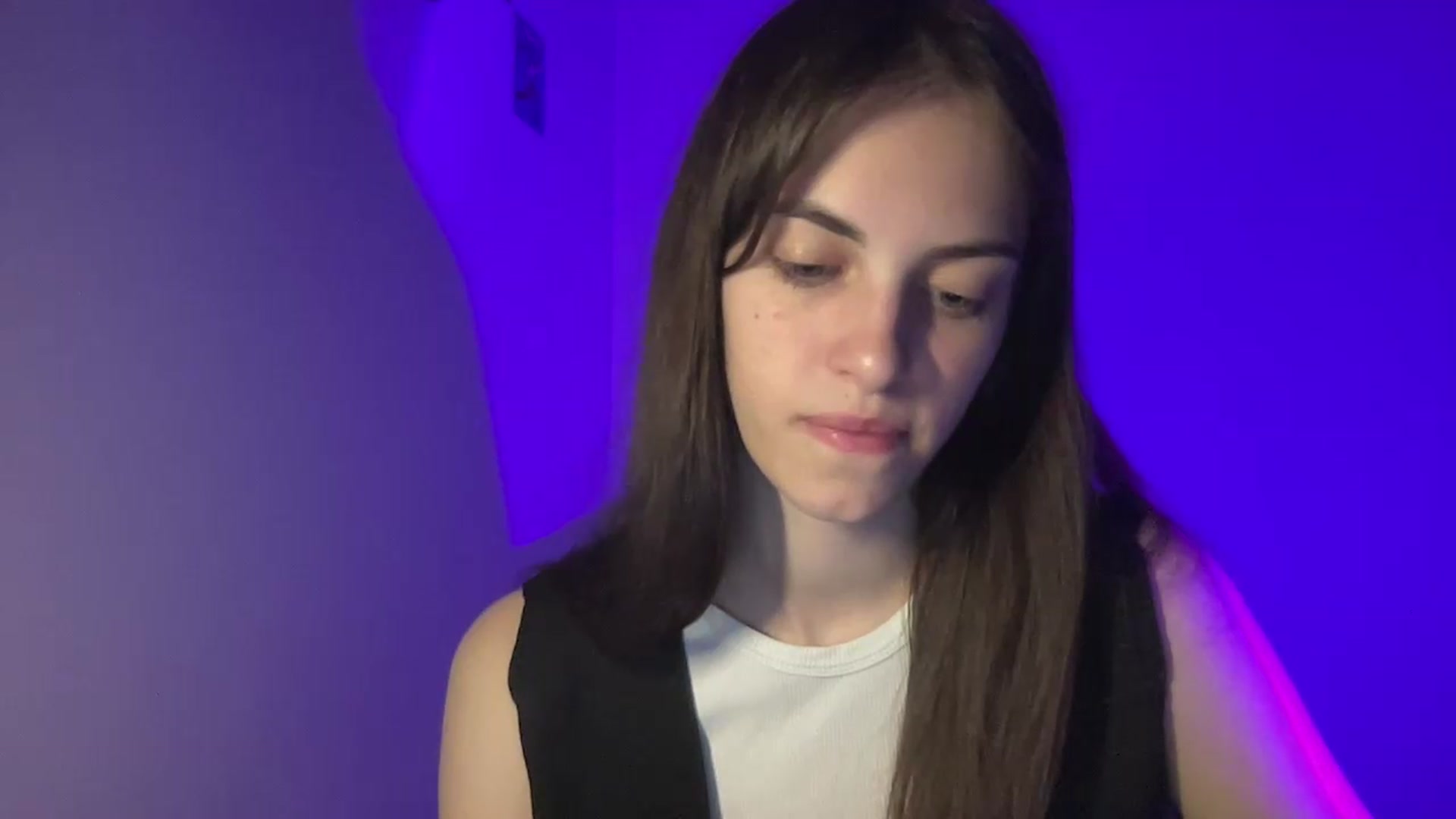 Gallery image thumbnail from Dashamoxy's myfreecams stream on, 05/14/2026, 18:02 image 20 of 20