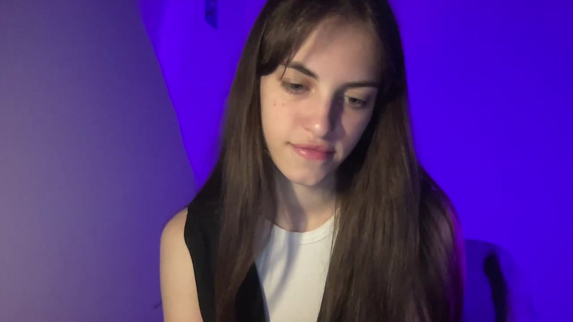 Gallery image thumbnail from Dashamoxy's myfreecams stream on, 05/14/2026, 18:02 image 16 of 20