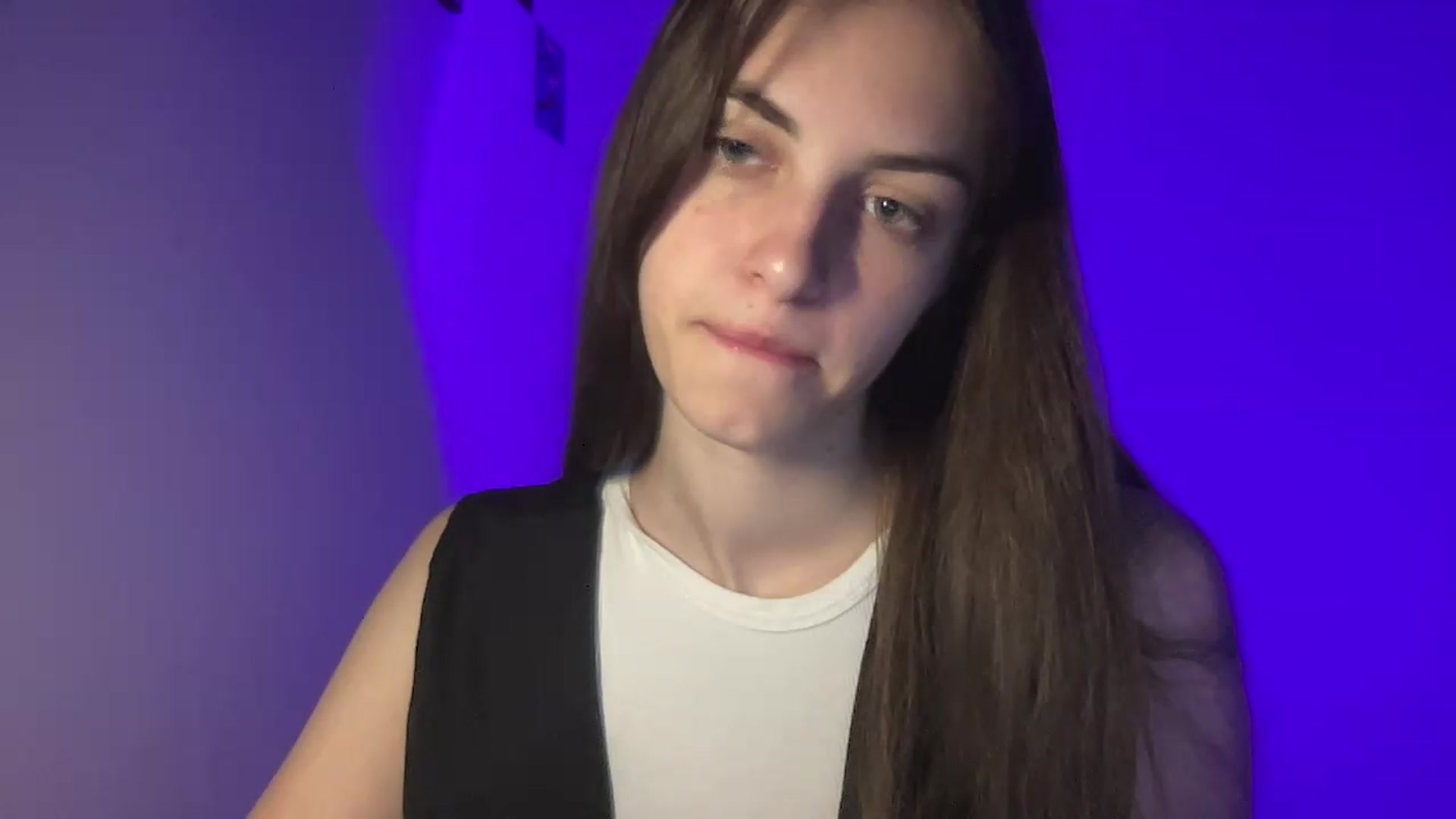 Gallery image thumbnail from Dashamoxy's myfreecams stream on, 05/14/2026, 18:02 image 3 of 20