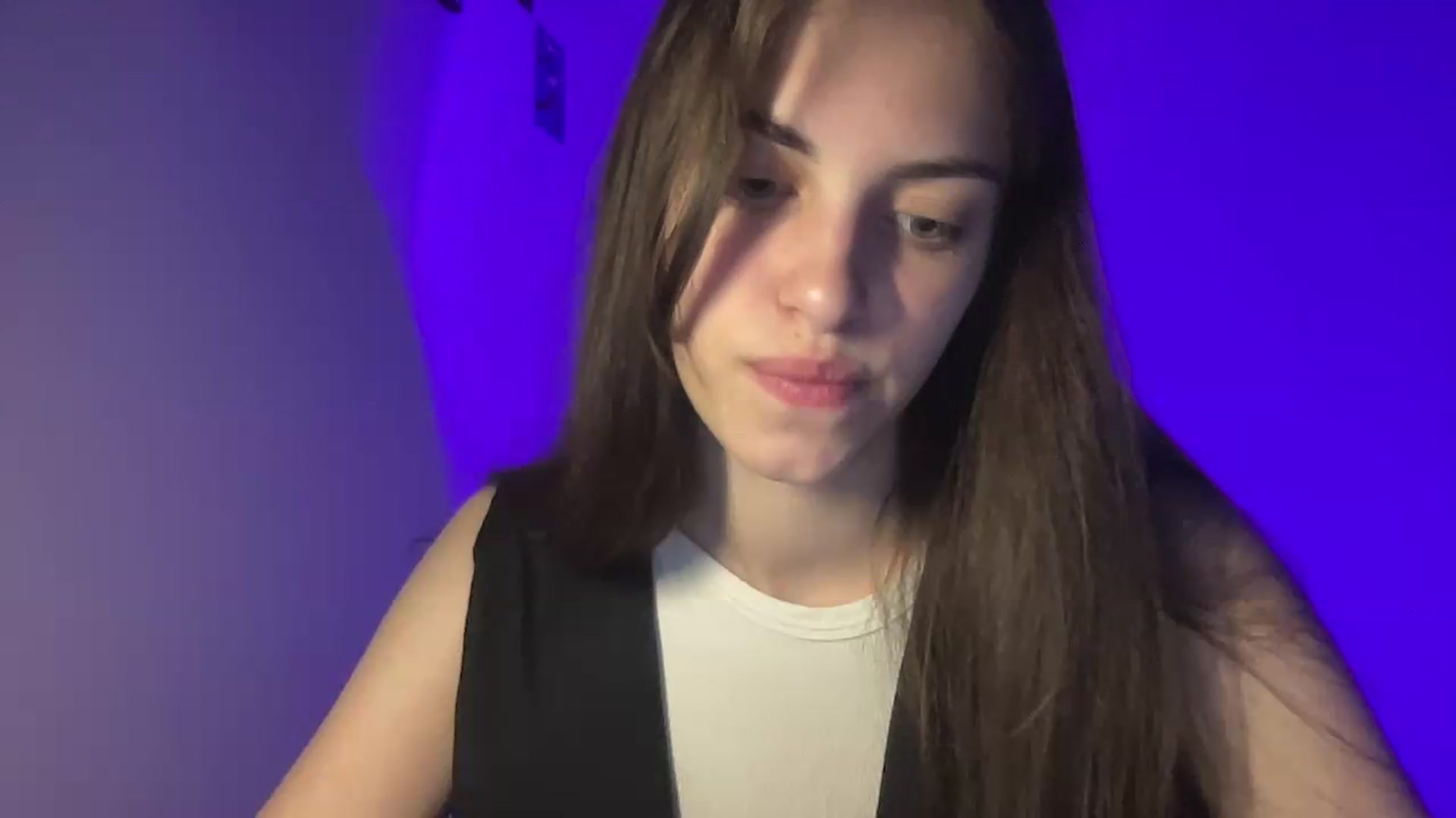 Gallery image thumbnail from Dashamoxy's myfreecams stream on, 05/14/2026, 18:02 image 2 of 20