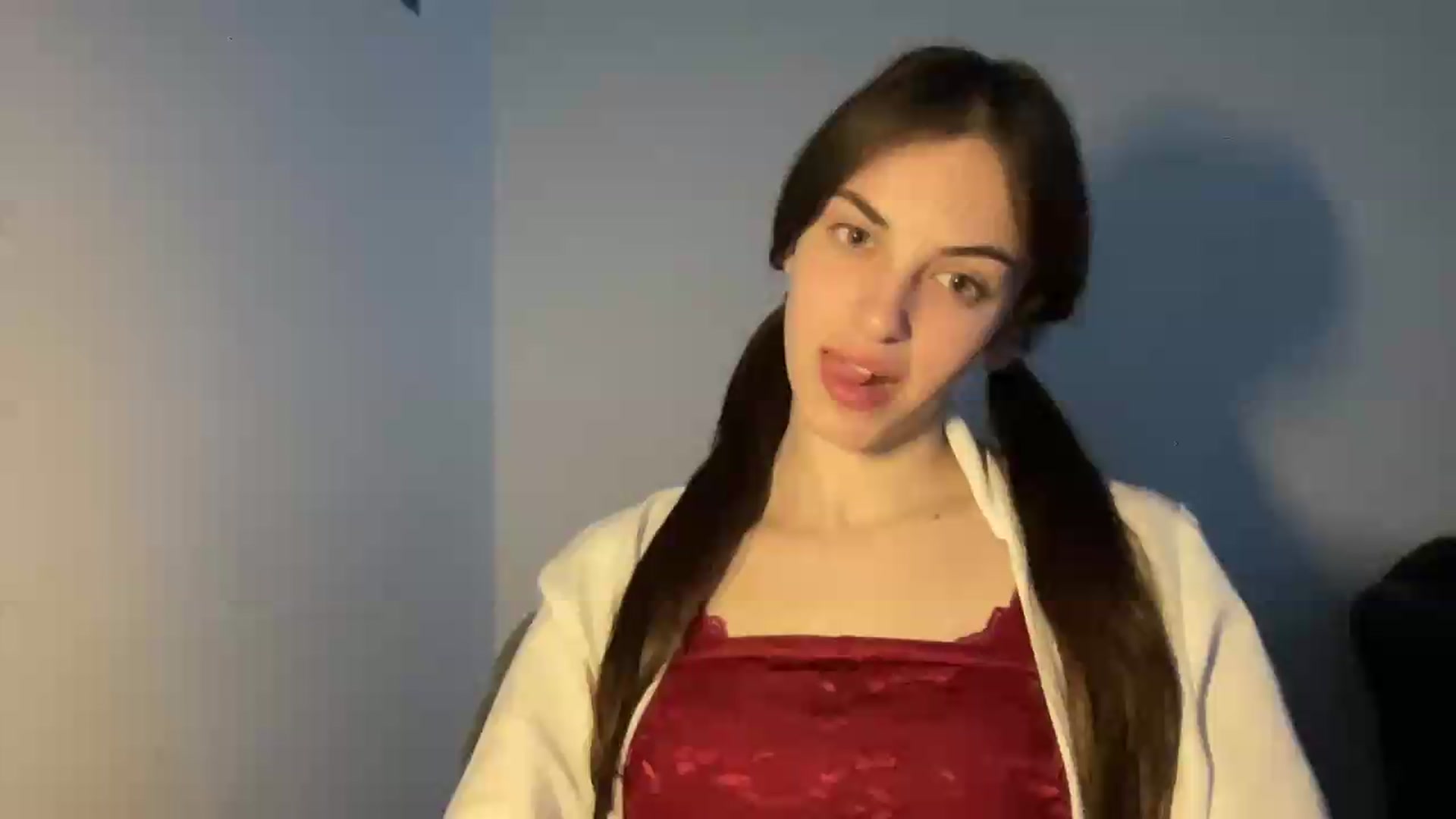 Gallery image thumbnail from Dashamoxy's myfreecams stream on, 05/15/2026, 17:37 image 14 of 20