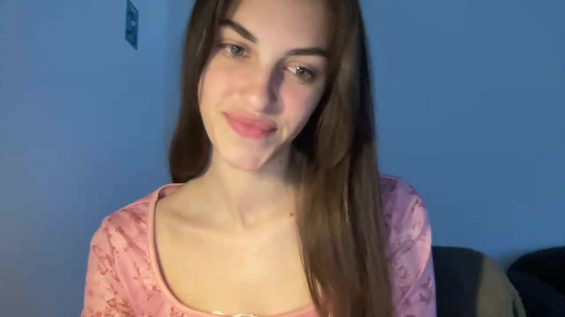 Gallery image thumbnail from Dashamoxy's myfreecams stream on, 05/18/2026, 17:42 image 5 of 20