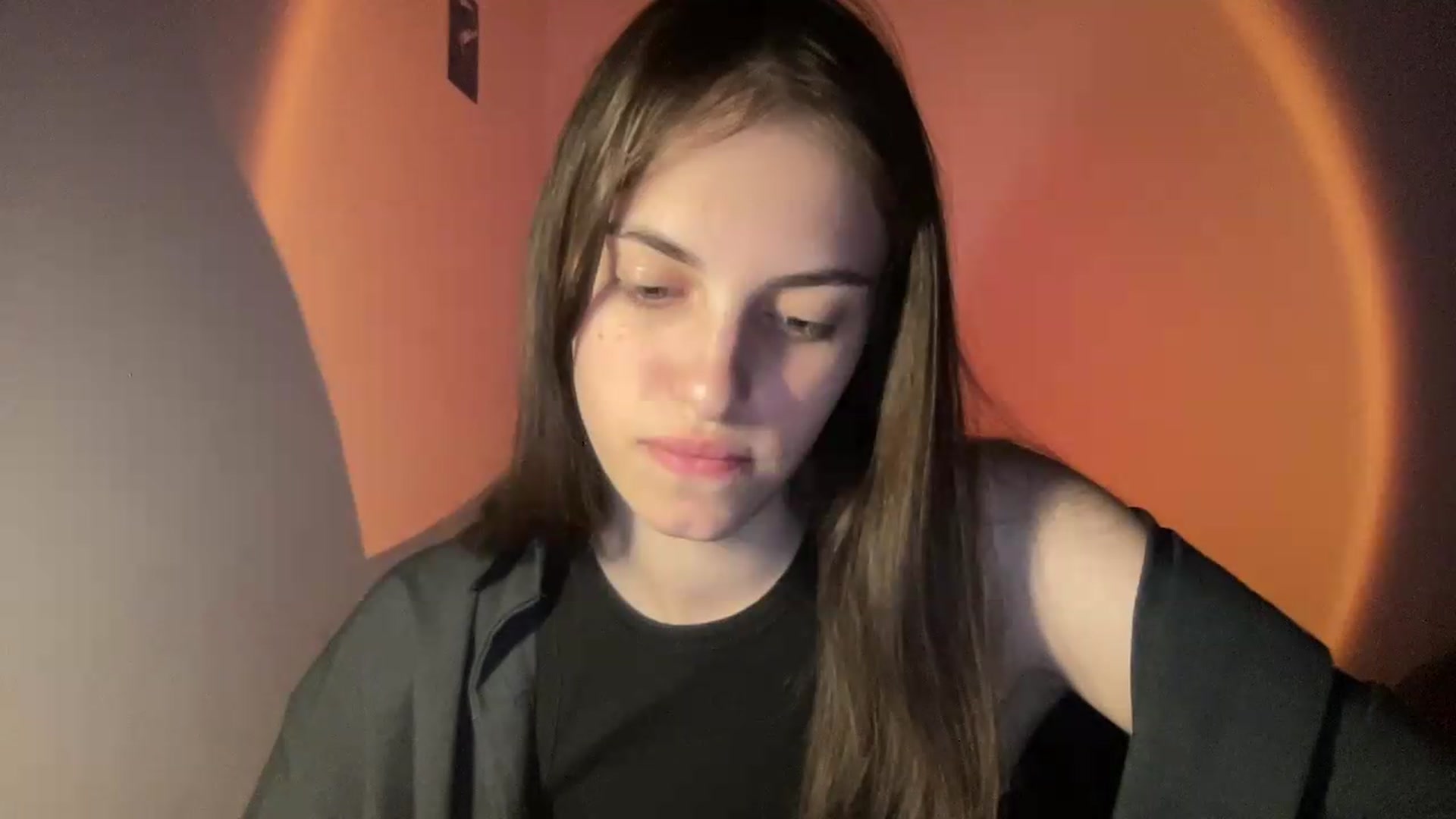 Gallery image thumbnail from Dashamoxy's myfreecams stream on, 05/19/2026, 17:20 image 15 of 20