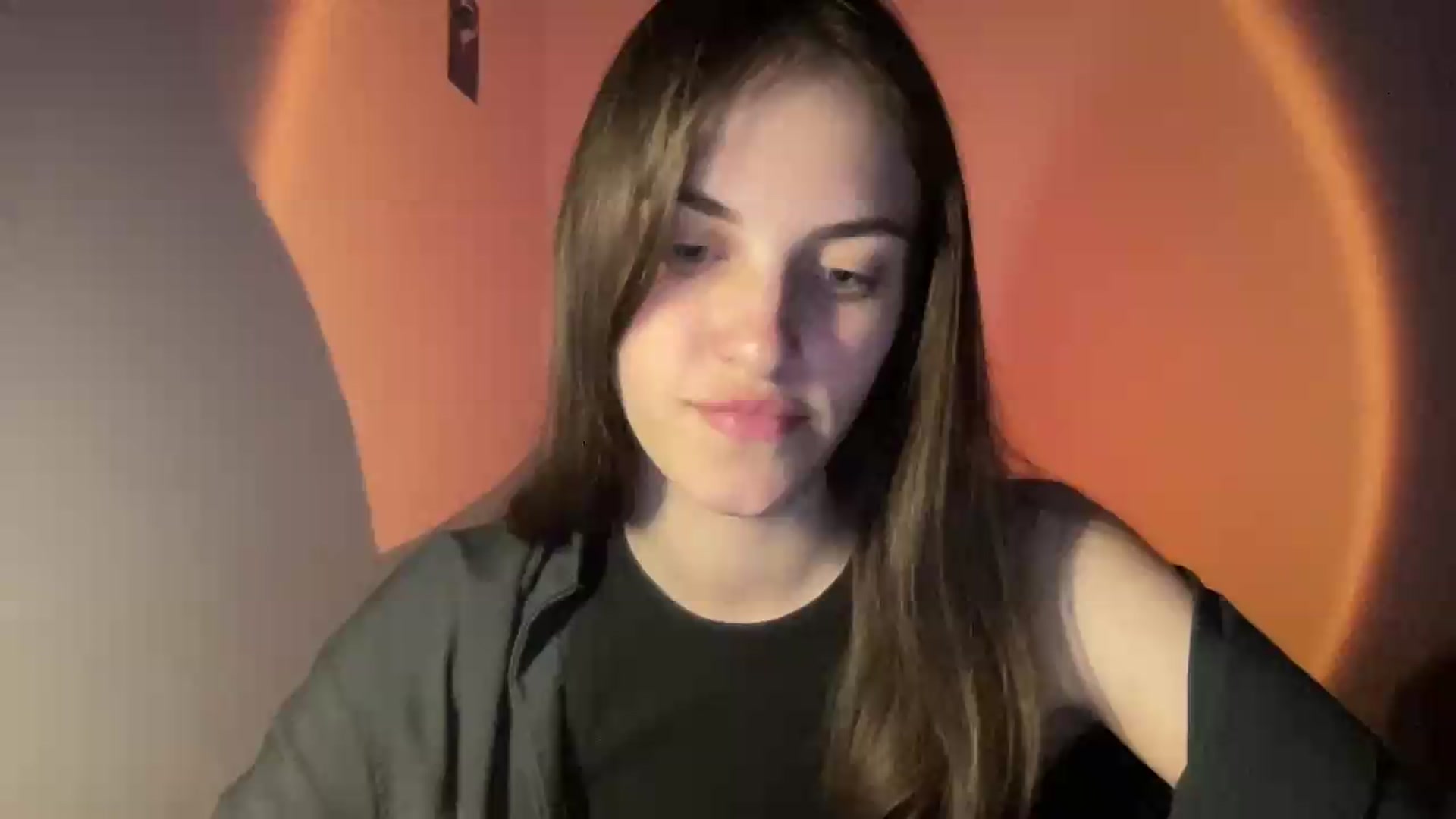 Gallery image thumbnail from Dashamoxy's myfreecams stream on, 05/19/2026, 17:20 image 12 of 20