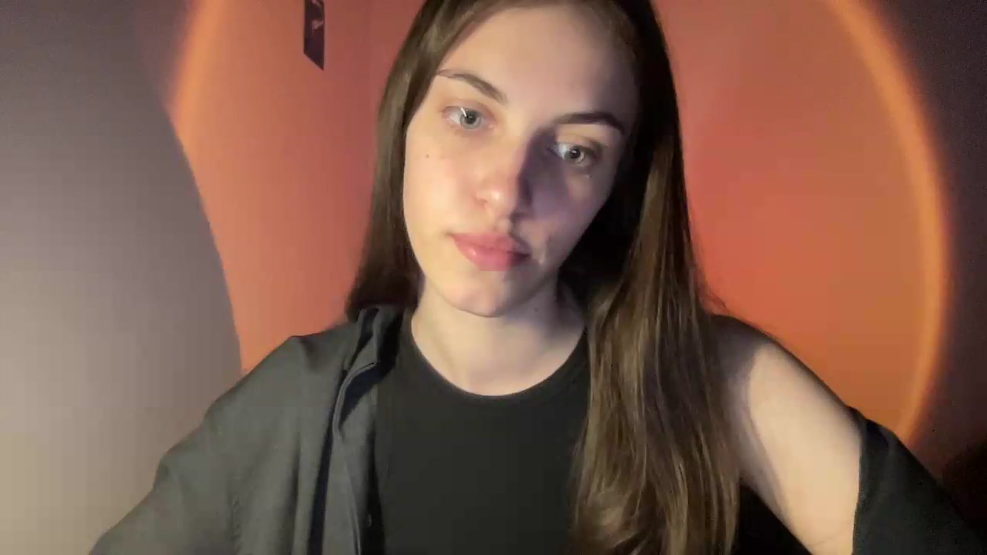 Gallery image thumbnail from Dashamoxy's myfreecams stream on, 05/19/2026, 17:20 image 5 of 20