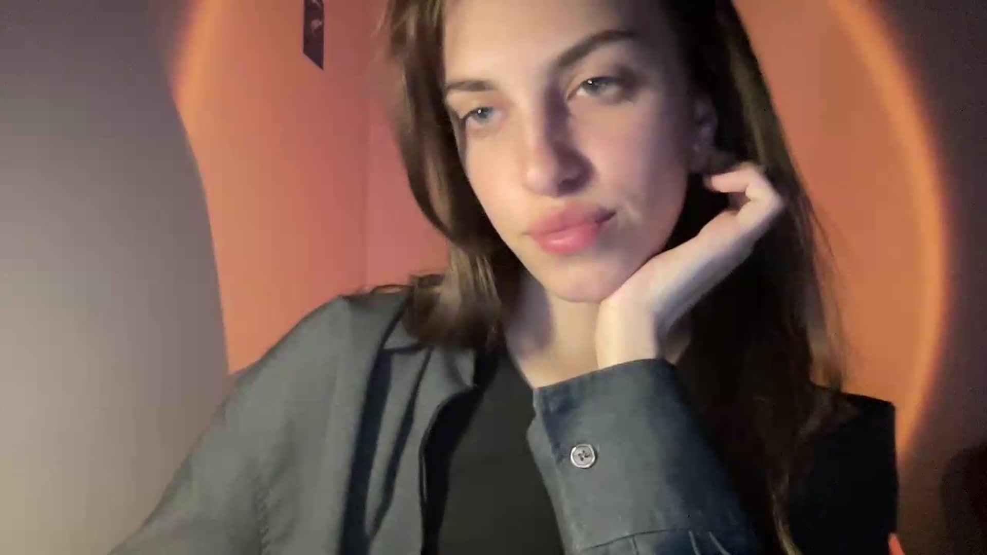 Gallery image thumbnail from Dashamoxy's myfreecams stream on, 05/19/2026, 17:20 image 3 of 20