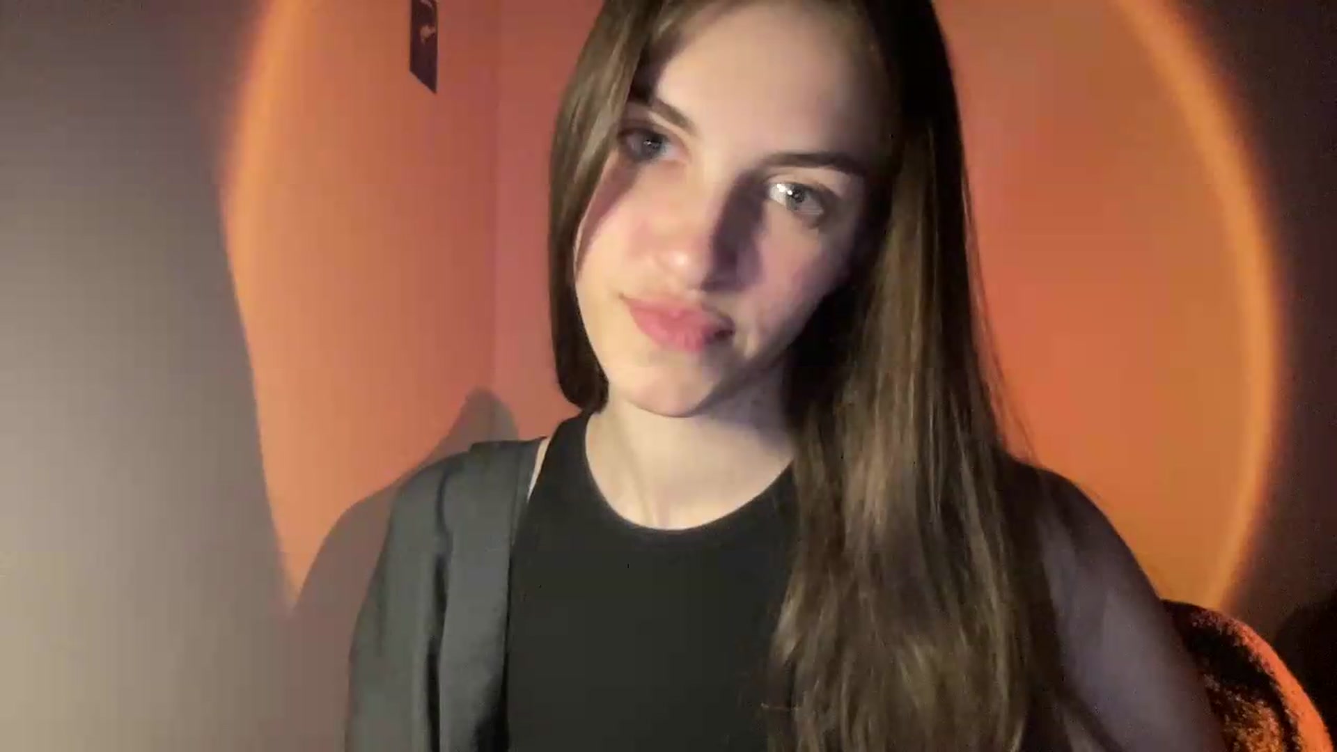 Gallery image thumbnail from Dashamoxy's myfreecams stream on, 05/19/2026, 17:52 image 12 of 20