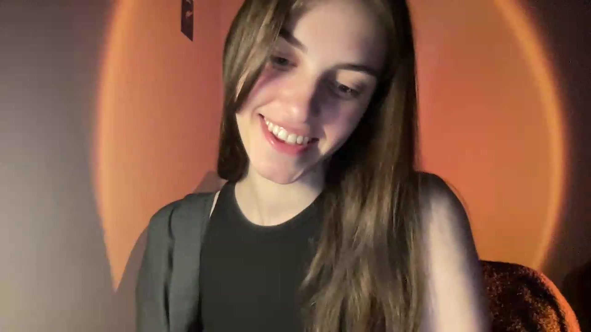 Gallery image thumbnail from Dashamoxy's myfreecams stream on, 05/19/2026, 17:52 image 10 of 20