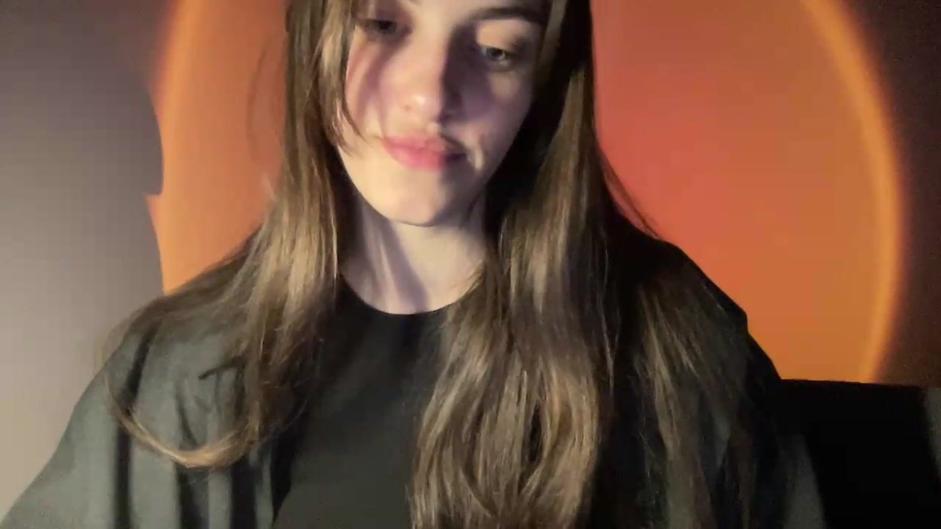 Gallery image thumbnail from Dashamoxy's myfreecams stream on, 05/19/2026, 17:52 image 19 of 20