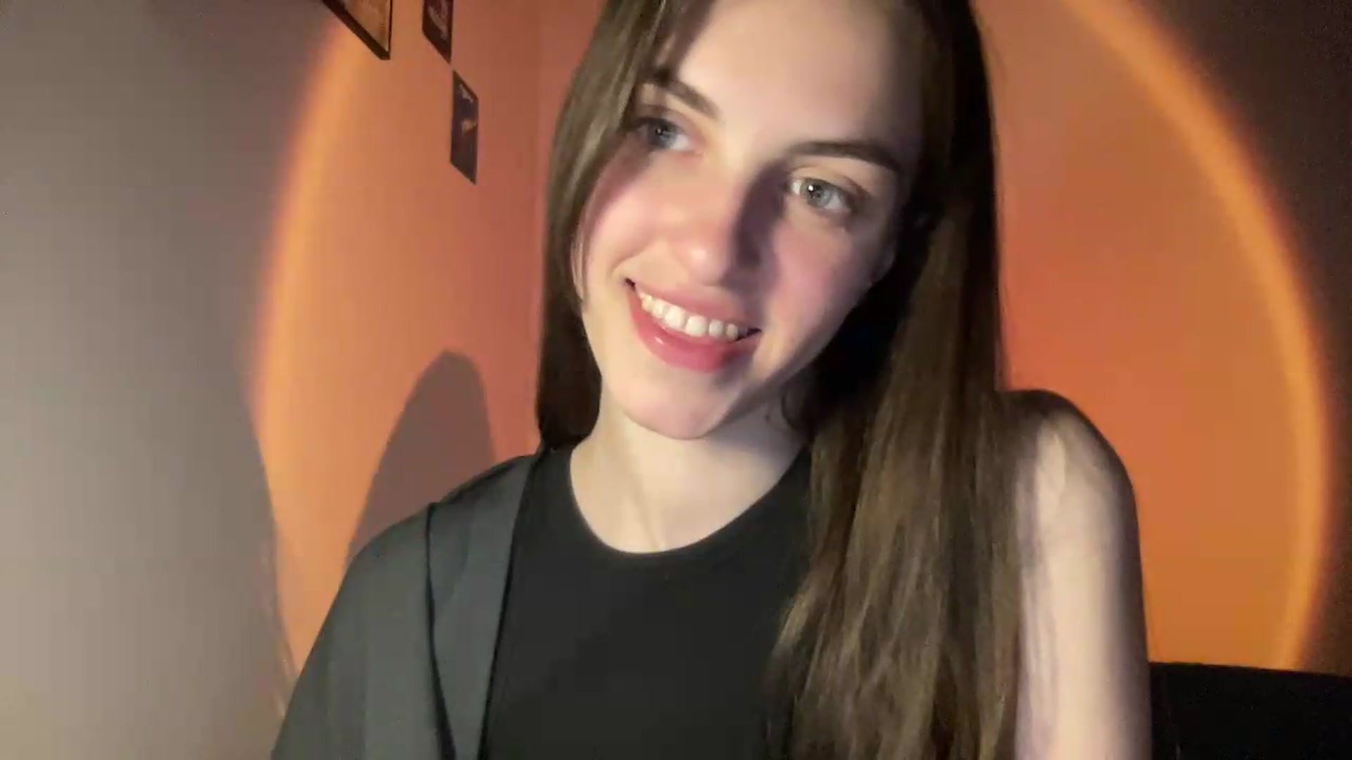 Gallery image thumbnail from Dashamoxy's myfreecams stream on, 05/19/2026, 18:30 image 9 of 20