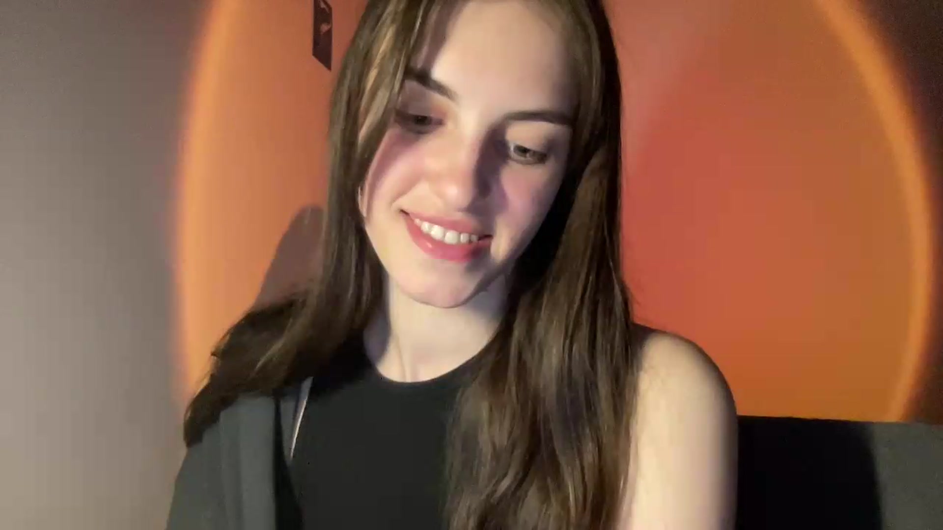 Gallery image thumbnail from Dashamoxy's myfreecams stream on, 05/19/2026, 18:30 image 20 of 20