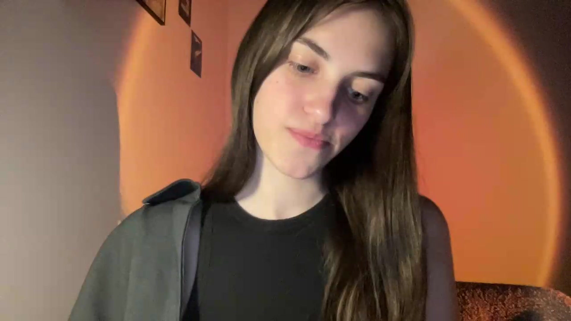Gallery image thumbnail from Dashamoxy's myfreecams stream on, 05/19/2026, 18:30 image 12 of 20