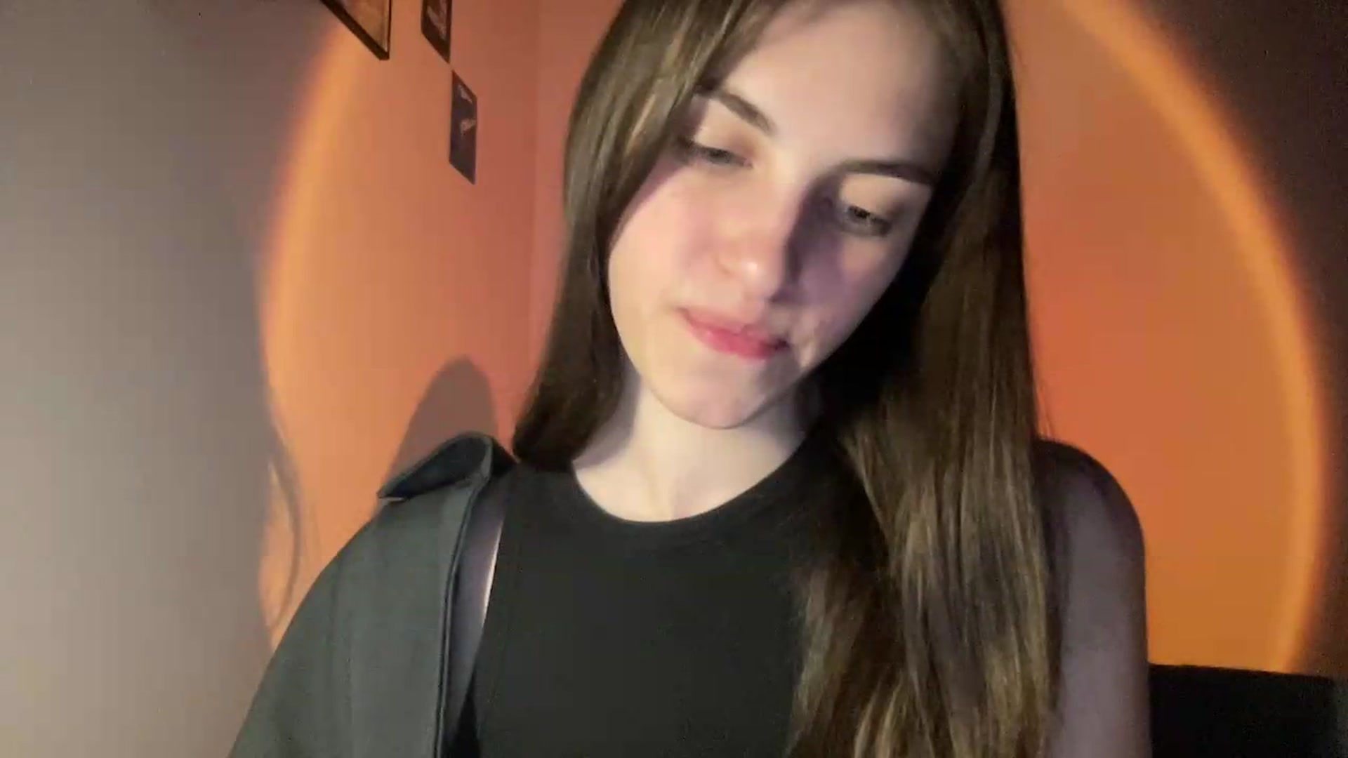 Gallery image thumbnail from Dashamoxy's myfreecams stream on, 05/19/2026, 18:30 image 13 of 20