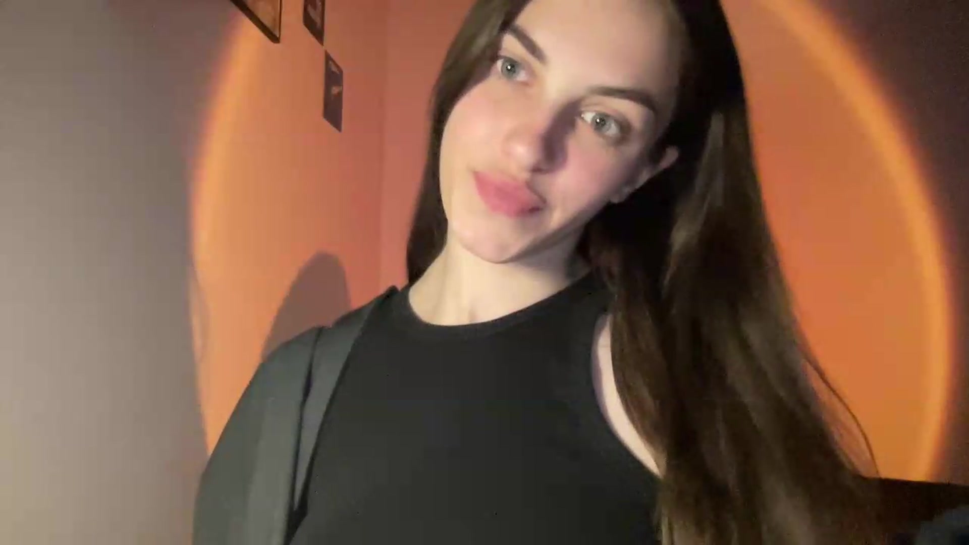 Gallery image thumbnail from Dashamoxy's myfreecams stream on, 05/19/2026, 18:30 image 5 of 20