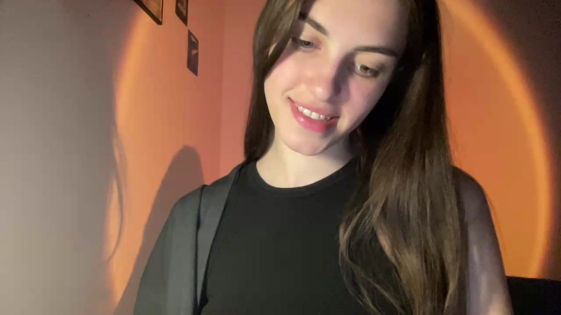 Gallery image thumbnail from Dashamoxy's myfreecams stream on, 05/19/2026, 18:30 image 6 of 20