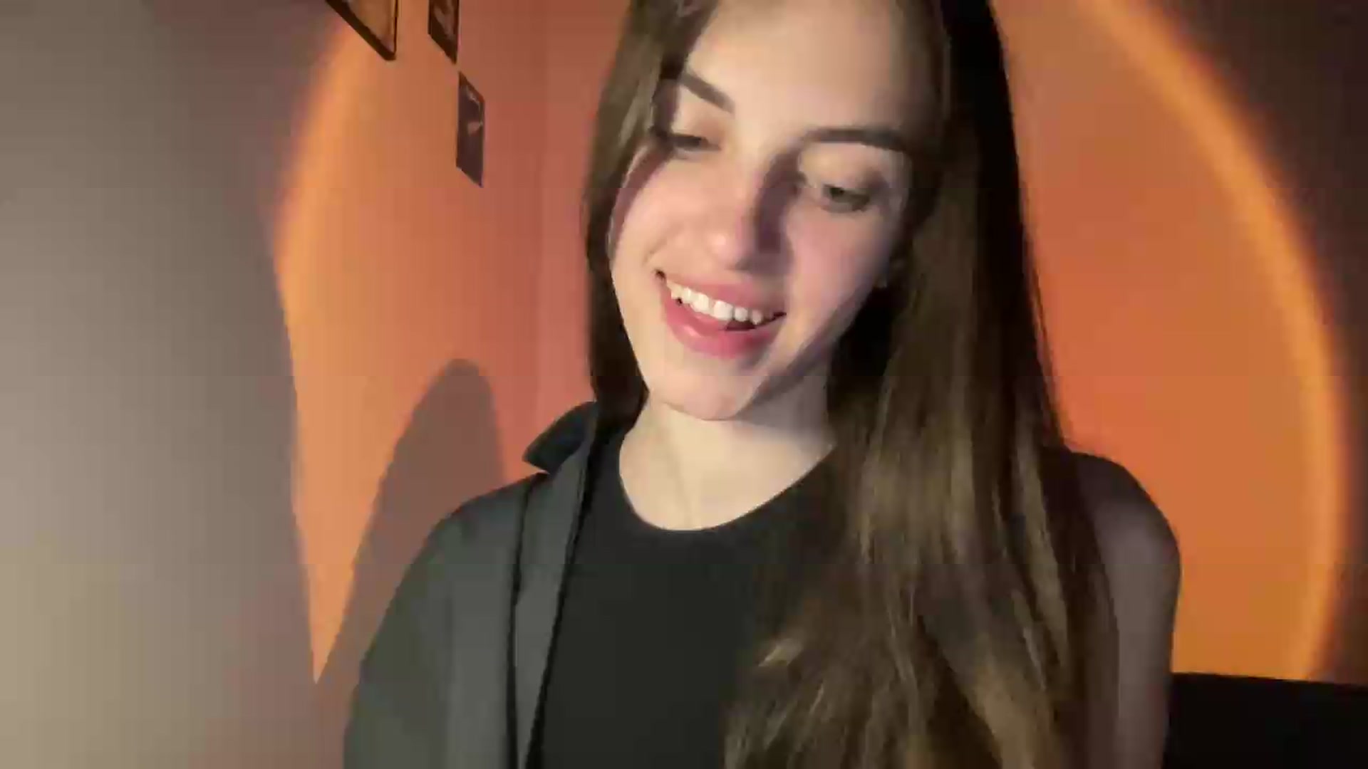 Gallery image thumbnail from Dashamoxy's myfreecams stream on, 05/19/2026, 18:30 image 2 of 20