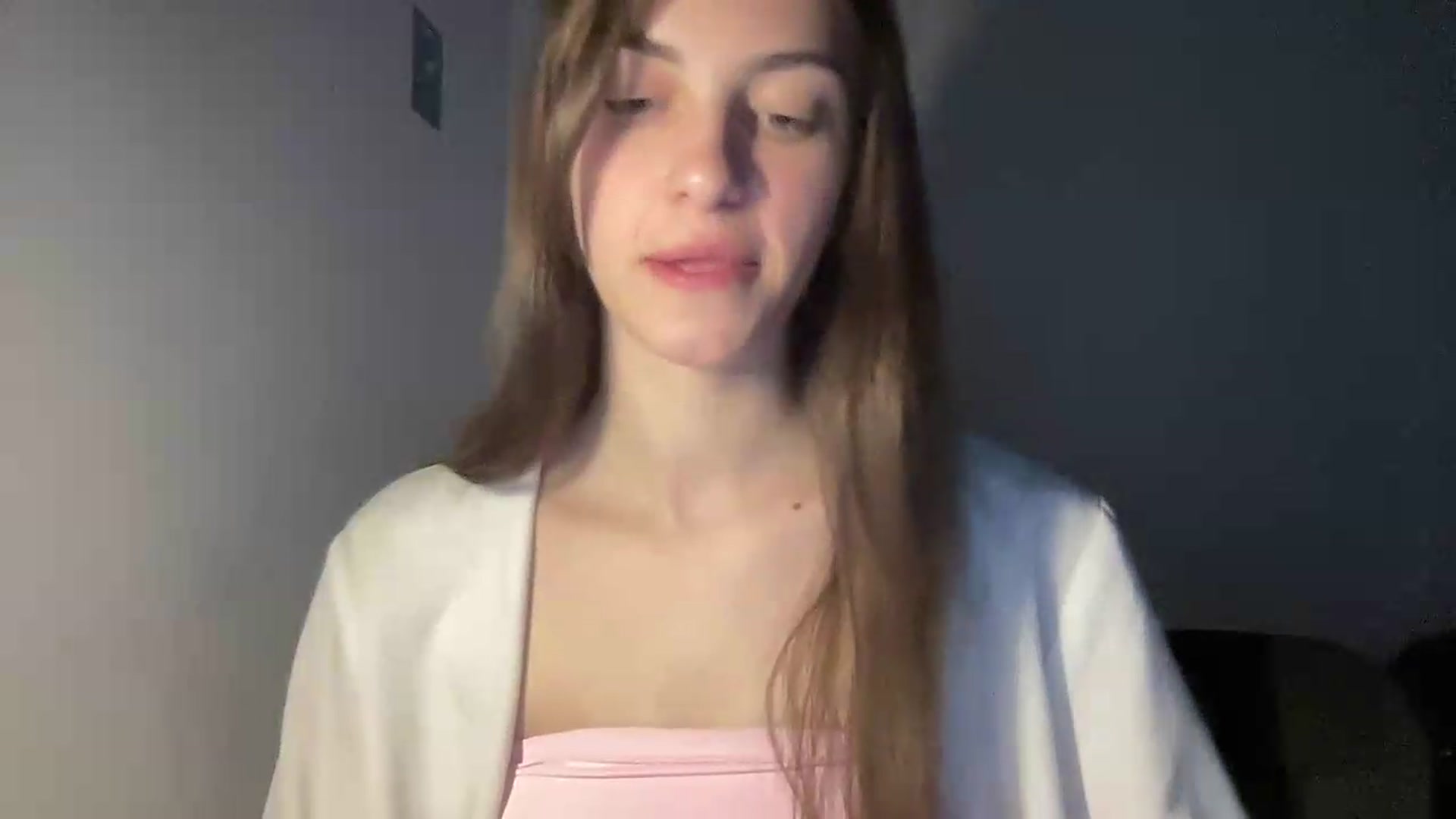 Gallery image thumbnail from Dashamoxy's myfreecams stream on, 05/20/2026, 18:48 image 14 of 20