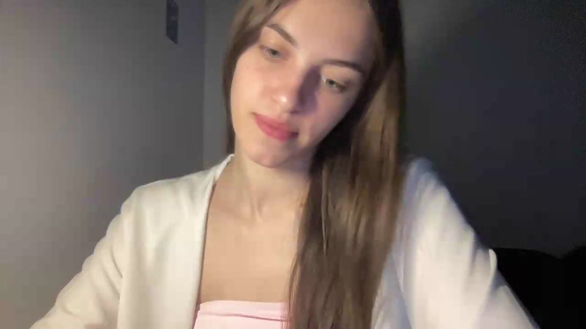 Gallery image thumbnail from Dashamoxy's myfreecams stream on, 05/20/2026, 18:48 image 16 of 20