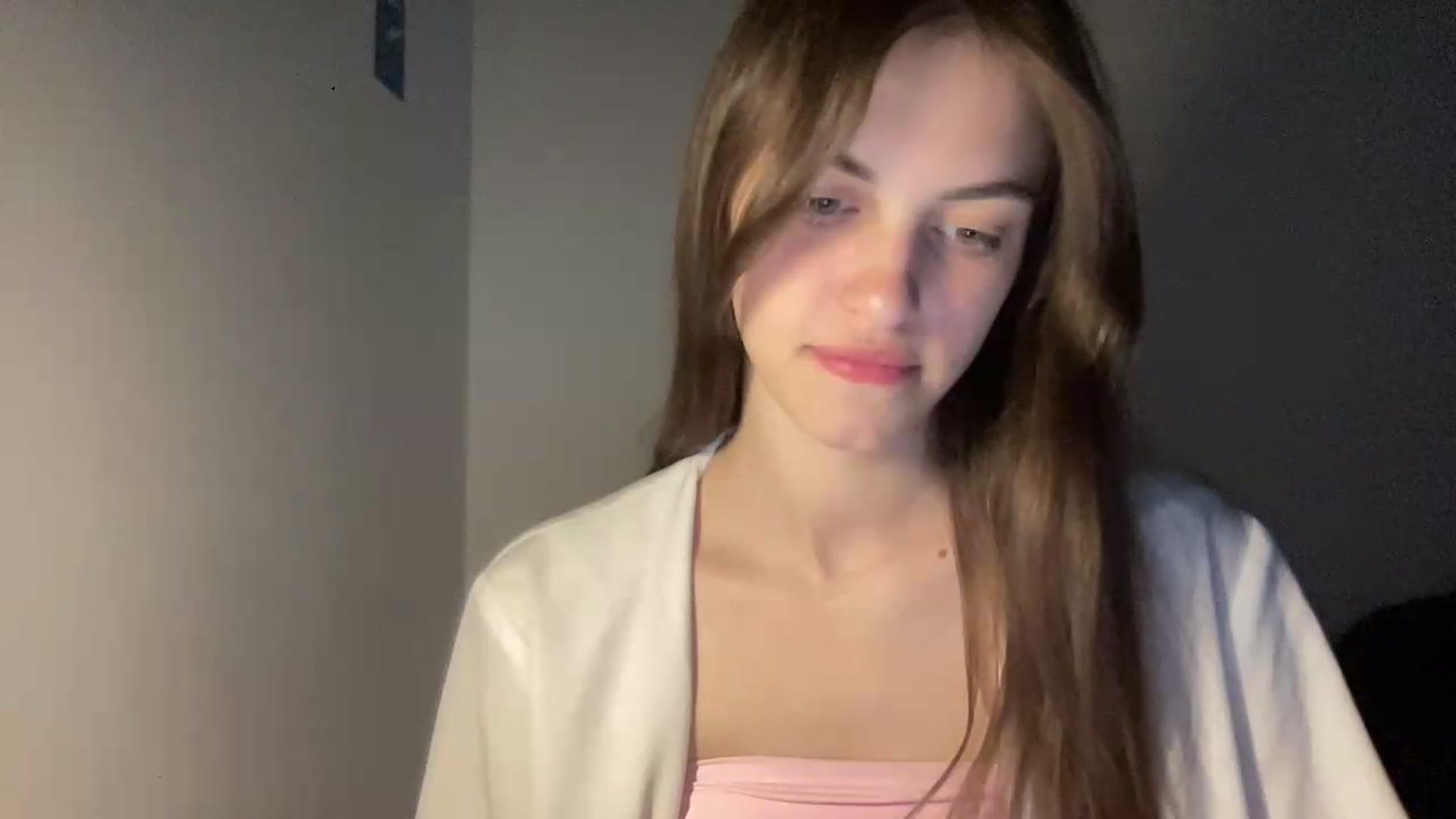 Gallery image thumbnail from Dashamoxy's myfreecams stream on, 05/20/2026, 18:48 image 4 of 20